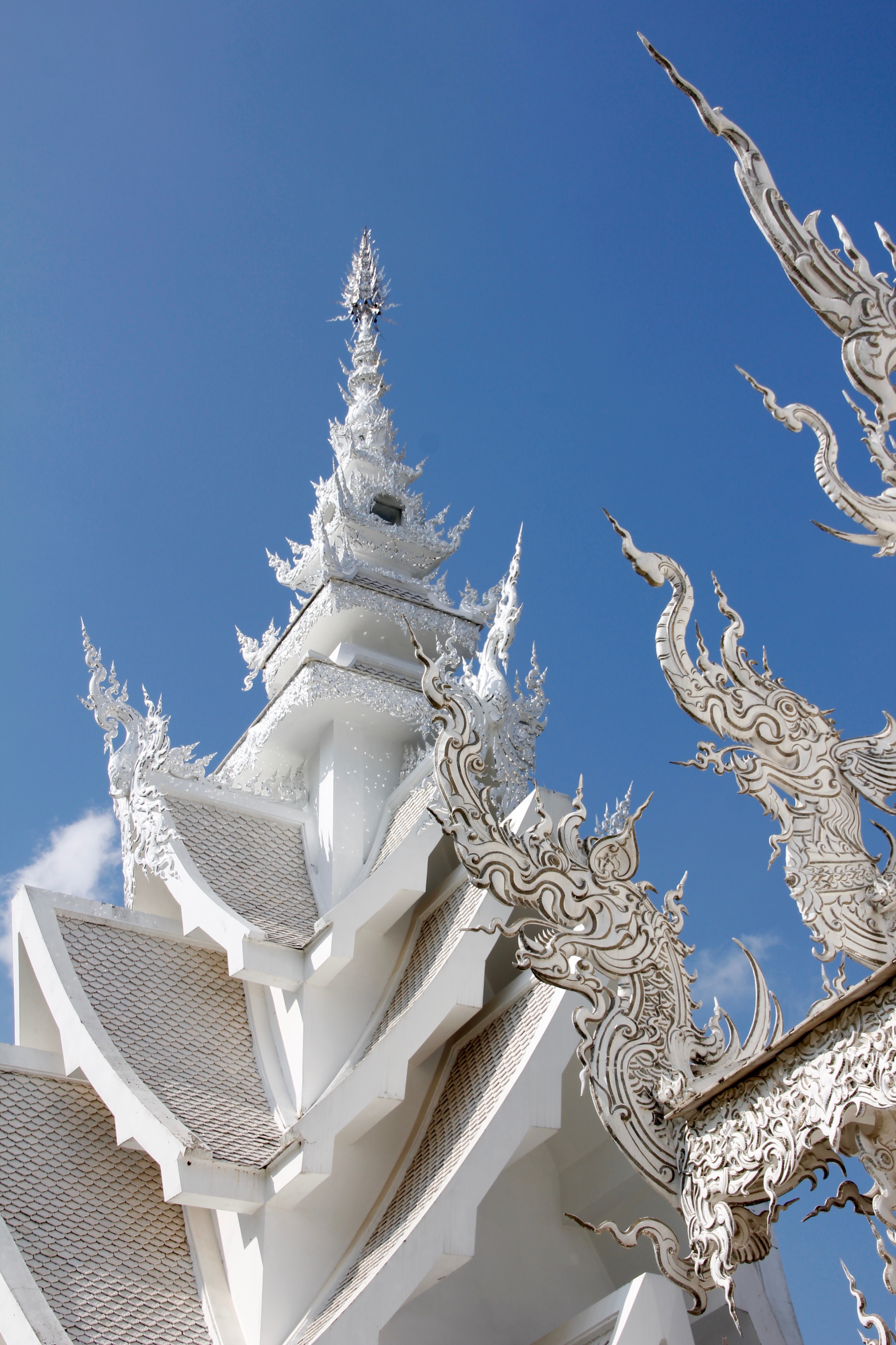 white, wat rong khun, chapel, religion, buddhist, white temple, chiang rai, spirituality, dragons, built structure, art and craft, day, no people, buddha, Phone HD Wallpaper