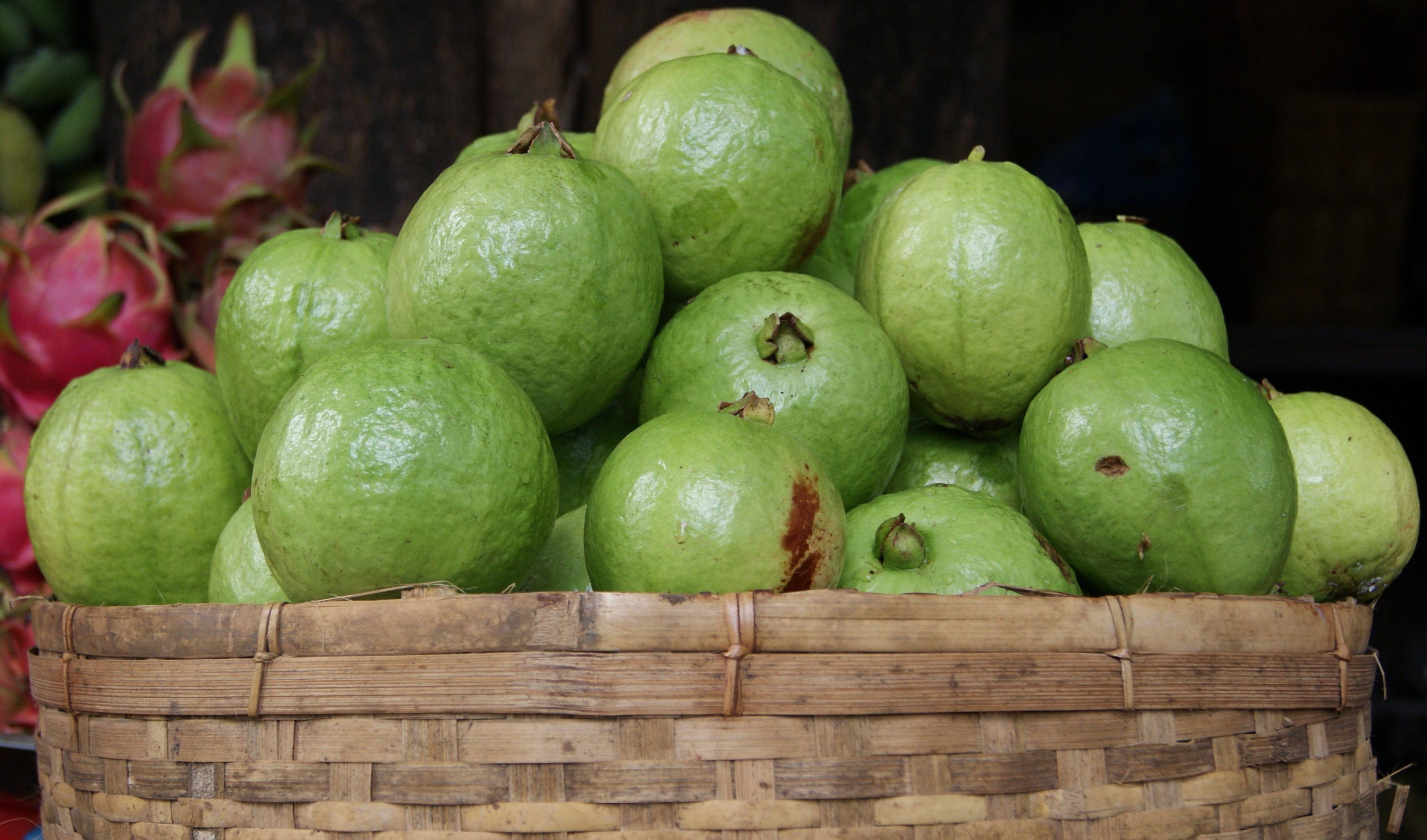 group of objects, retail, wood - material, green, Guava, healthy eating, 2K, vitamin, outdoors, food, large group of objects, citrus fruit, still life, HD Wallpaper