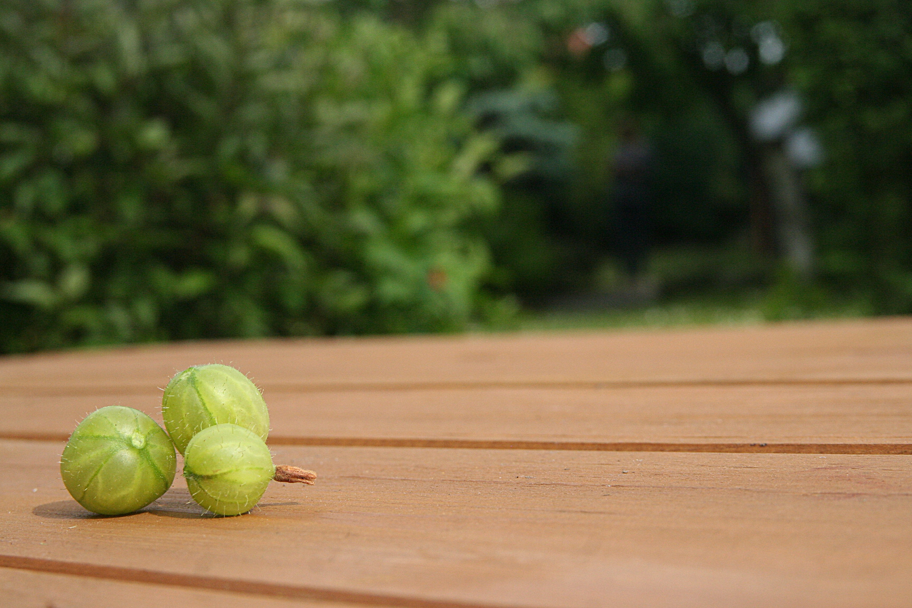 healthy lifestyle, brown, background, wood - material, sour, tennis, vitamins, table, indoors, healthy eating, food, focus on foreground, eat, fruit, delicious, HD Wallpaper
