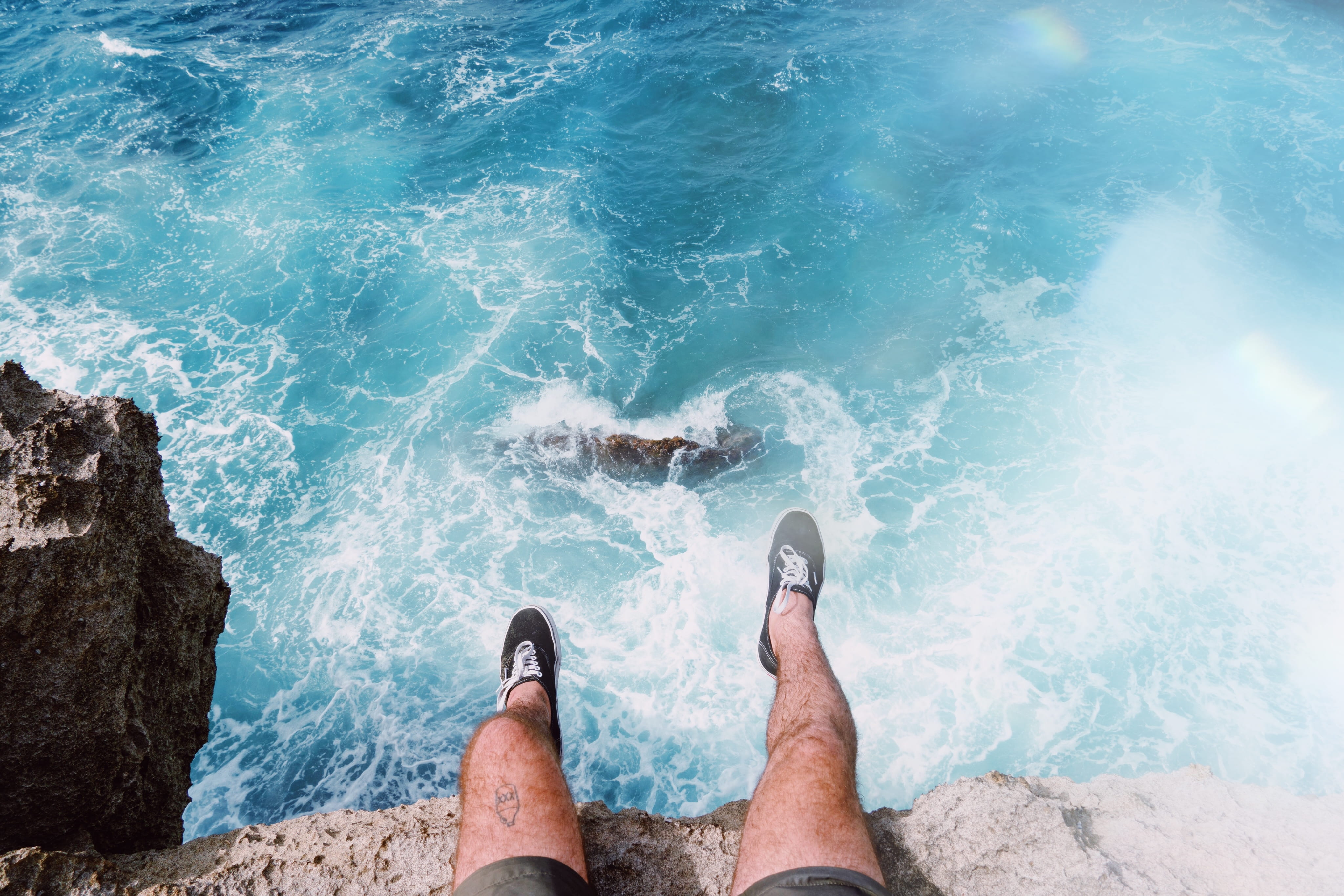 tourist, mountain, men, tourism, outdoors, ocean, cliff, foot, sneaker, nature, landscape, sitting, scenics, coastline, shoe, summer, beach, bright, blue, HD Wallpaper