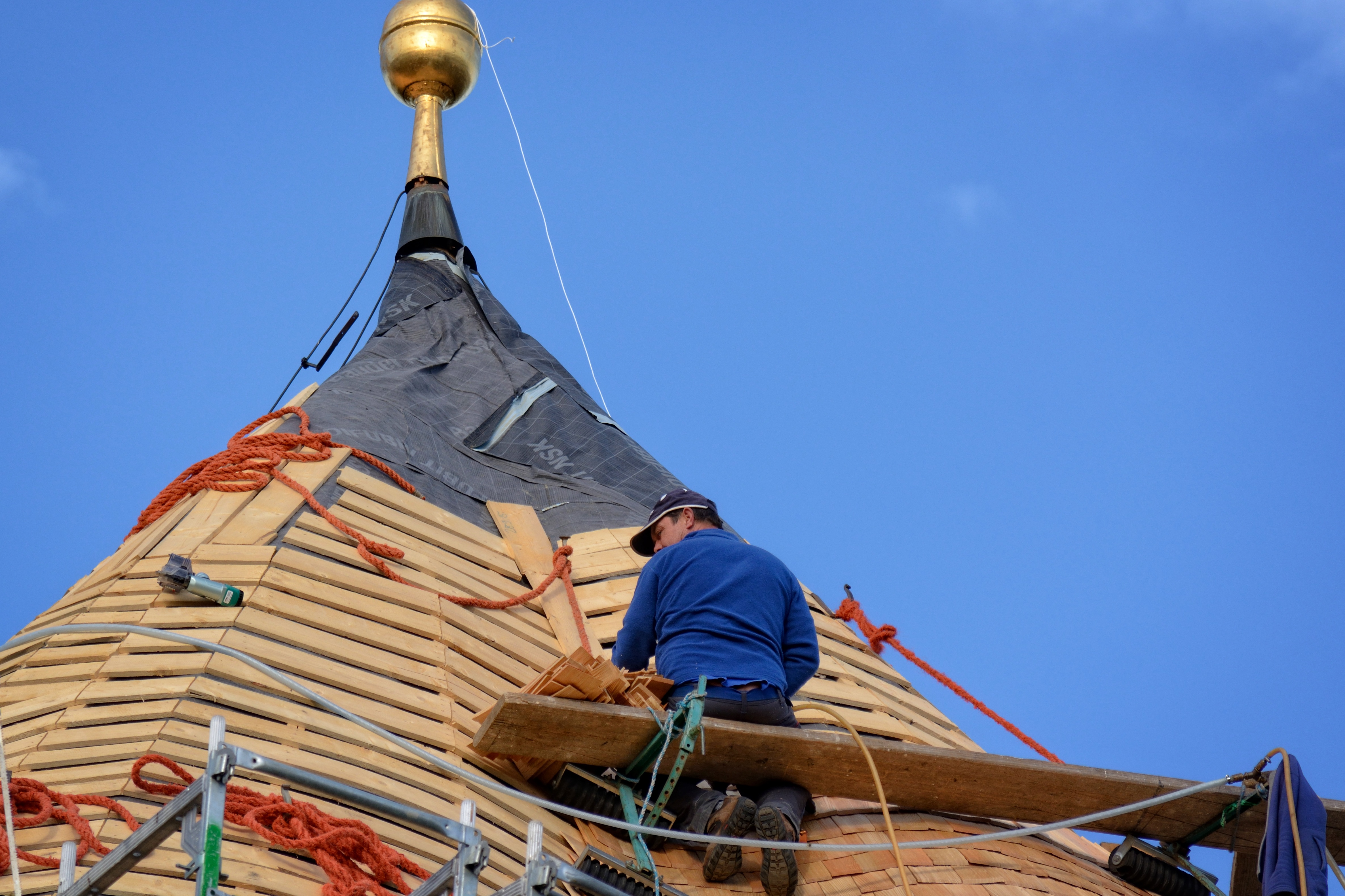 4K, wood work, built structure, woodworking, wood, wood - material, low angle view, panel, day, roof work, craftsmen, working, roofers, craft, occupation, HD Wallpaper