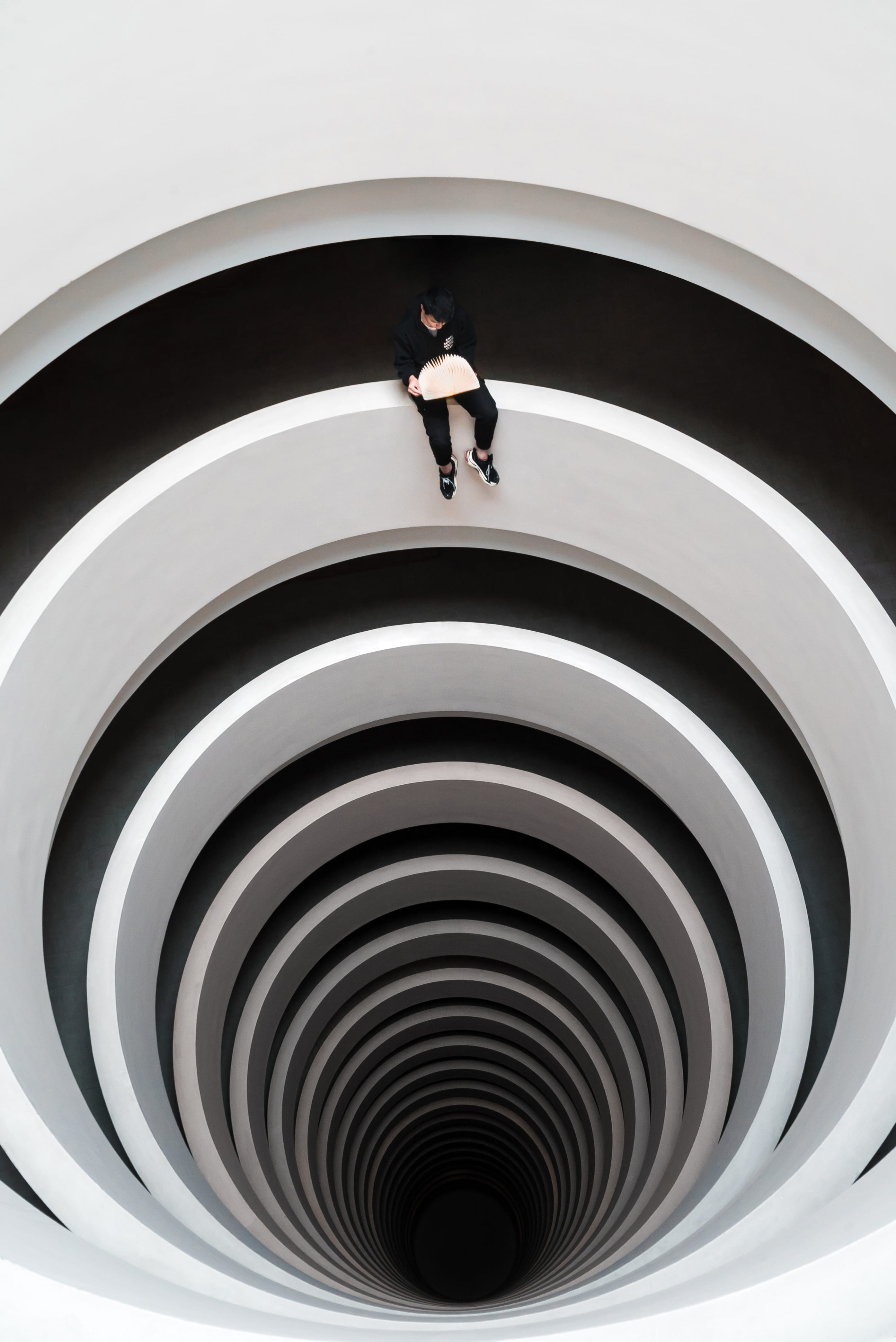 design, males, built structure, 4K, high angle view, rooftop, shape, black and white, staircase, hight, indoors, circles, day, shanghai, circle, reading, Phone HD Wallpaper