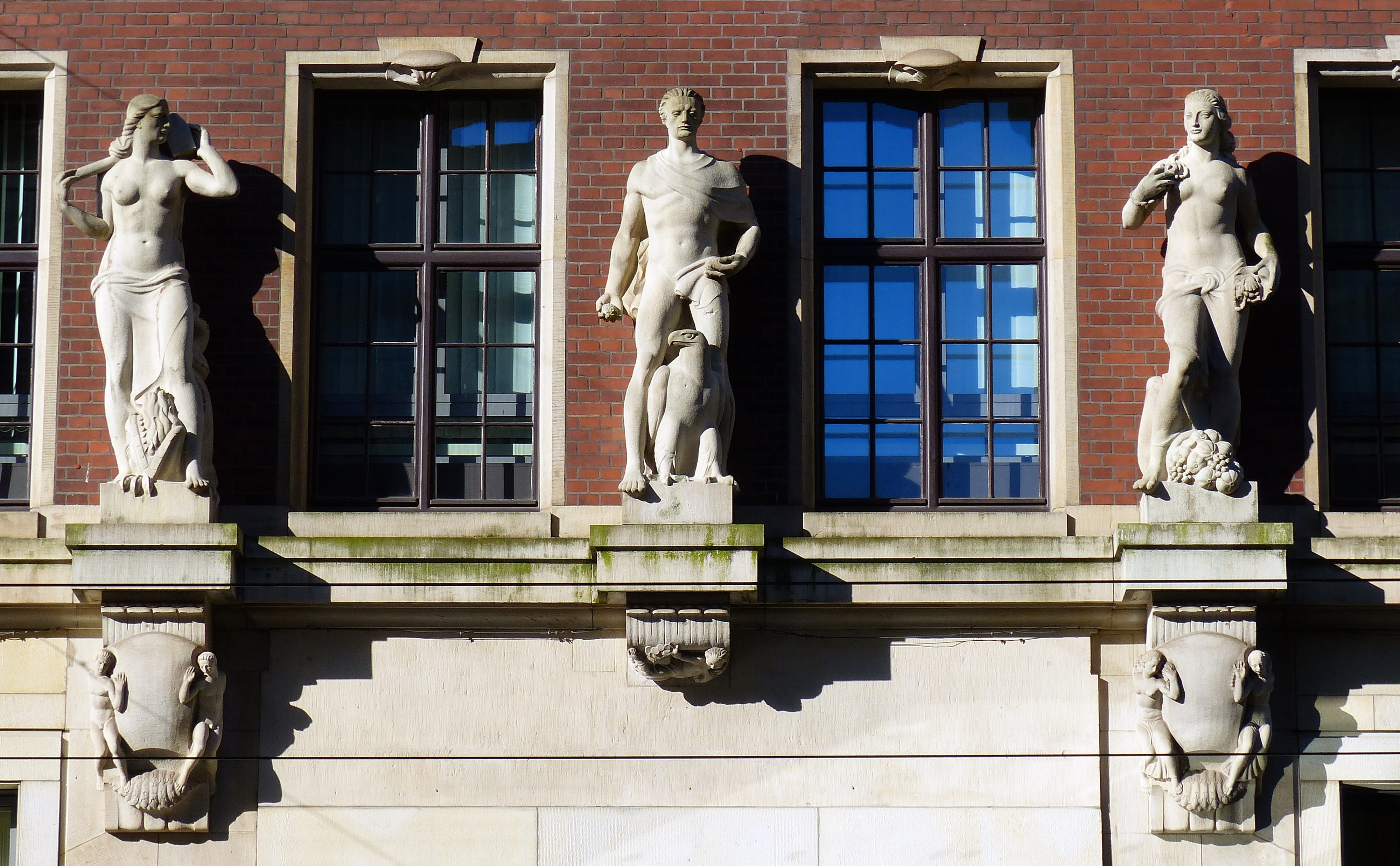 the past, art and craft, building exterior, Figures, representation, famous Place, fine art statue, art, figure, history, Art, creativity, Sculpture, no people, HD Wallpaper