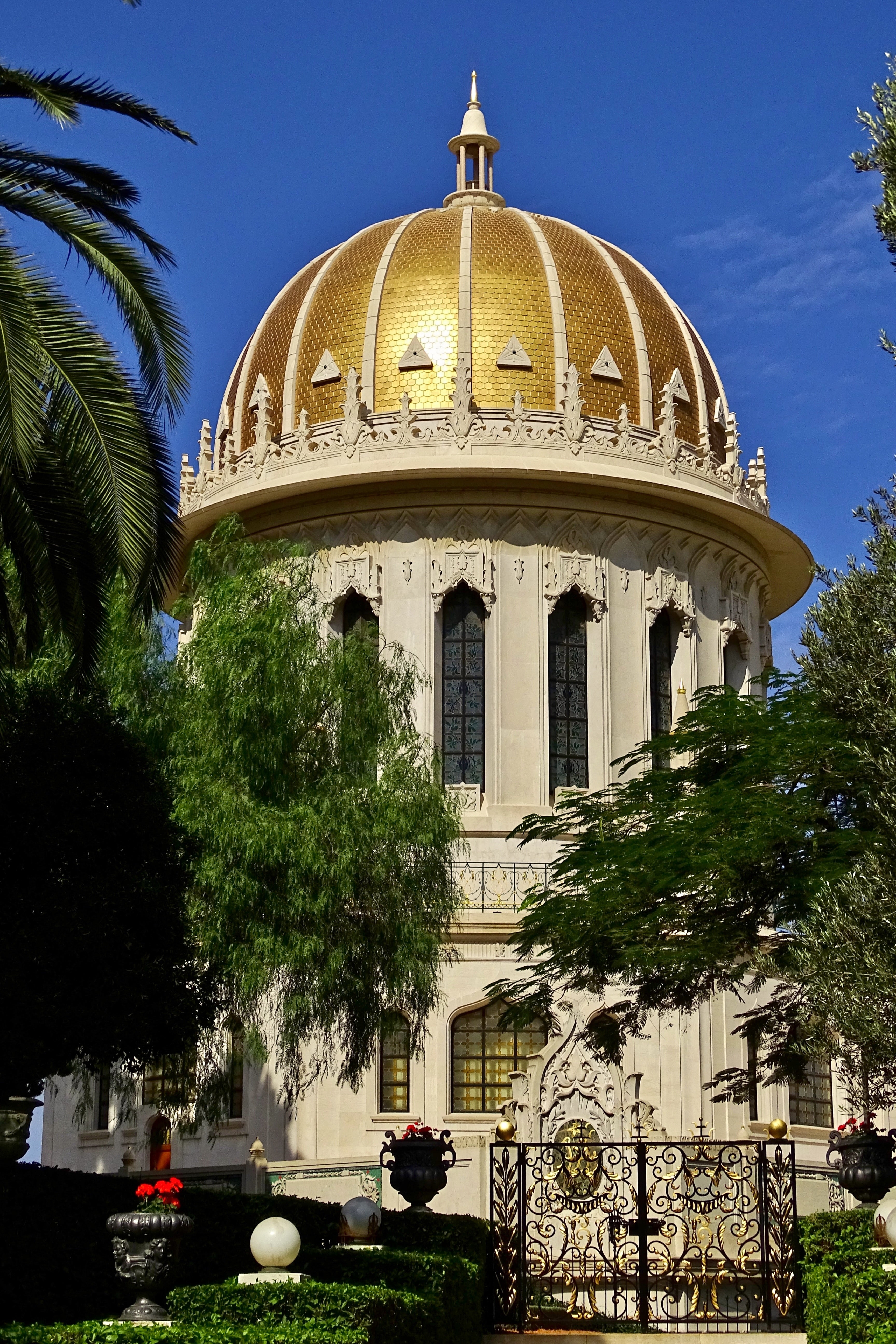 spirituality, building exterior, shrine, place of worship, belief, building, religion, tree, bahá  í faith, sky, city, israel, haifa, bahá  í faith garden, Phone HD Wallpaper