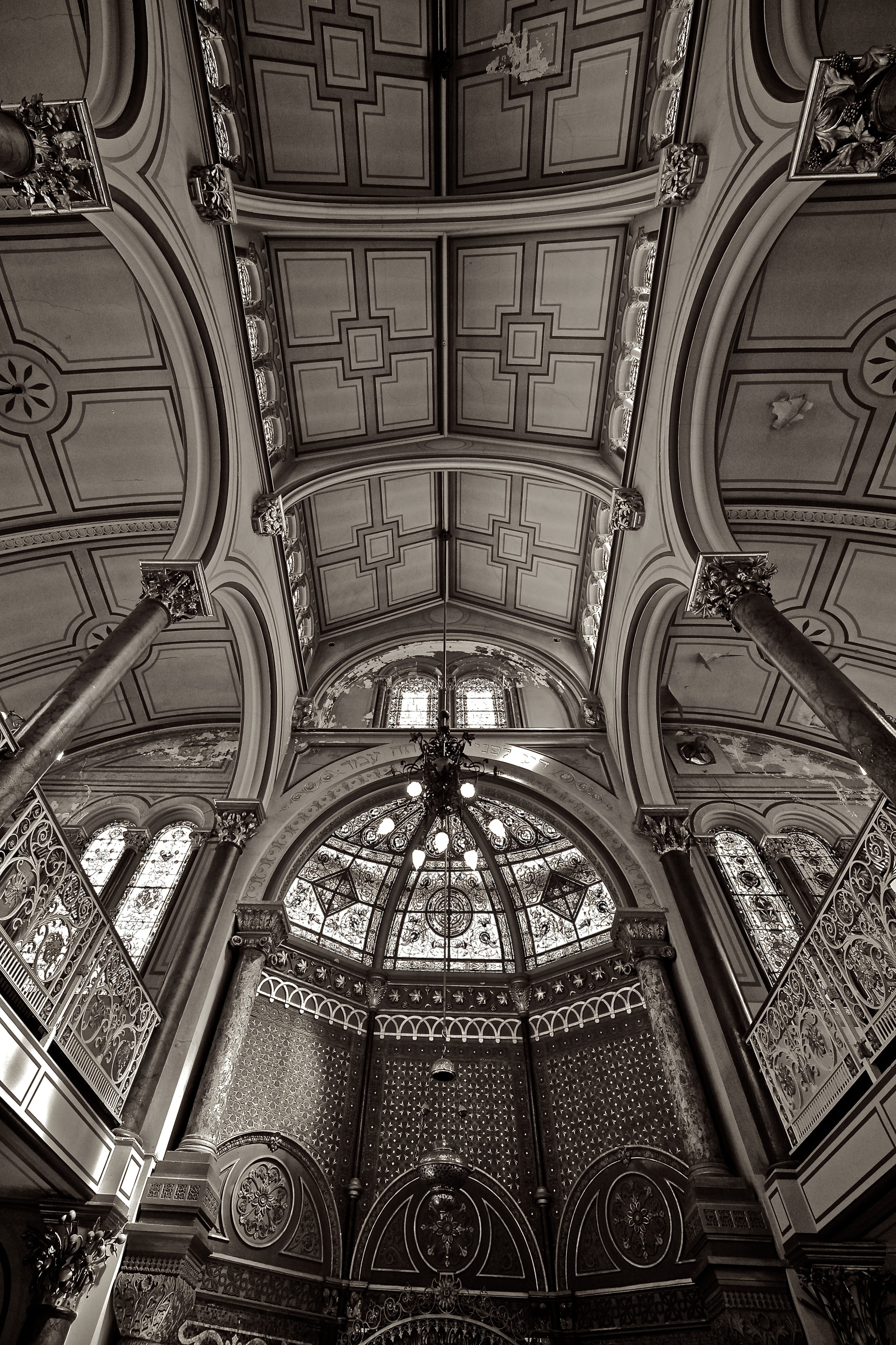 cupola, architecture, built structure, low angle view, place of worship, 5K, historic, worship, traditional, synagogue, columns, Israel, day, no people, Phone HD Wallpaper