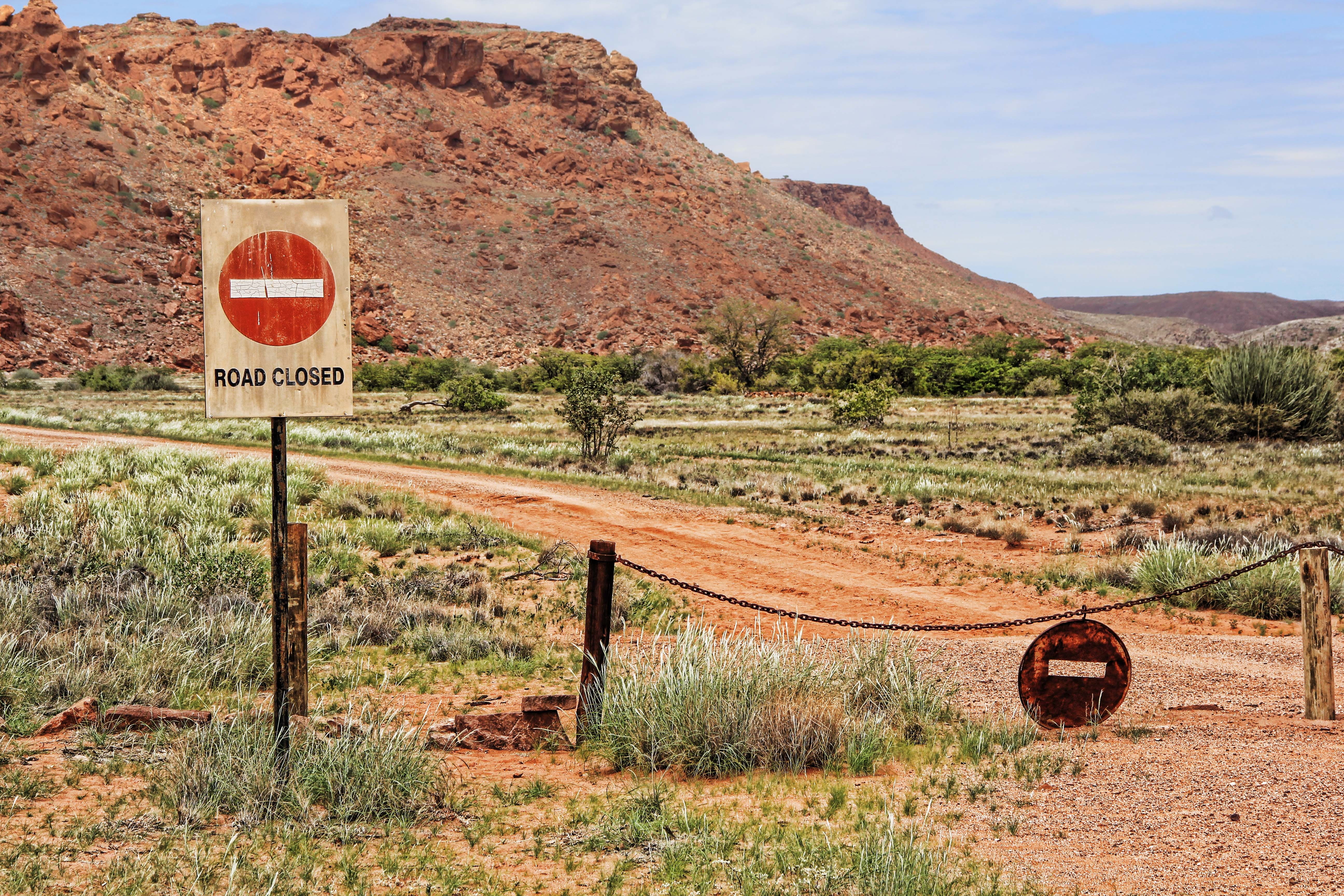 information, chain, formation, warning sign, tranquil scene, tranquility, brown, text, information sign, land, rusted, landscape, nature, 5K, western script, HD Wallpaper