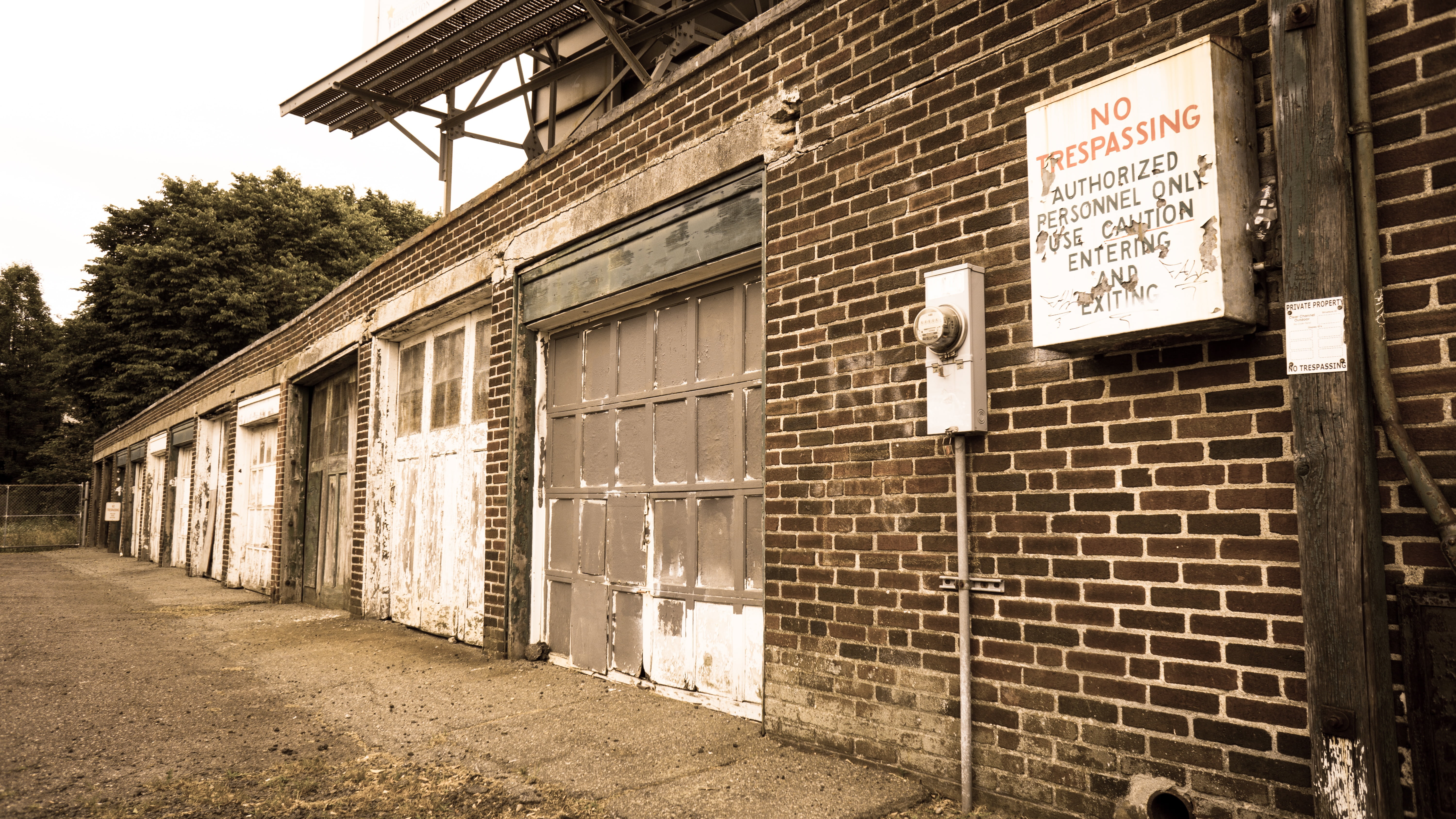 electric meter, text, brick, antique, day, historic, tree, trees, home, communication, window, outdoors, back, garage, city, footpath, warehouse, no trespassing, HD Wallpaper