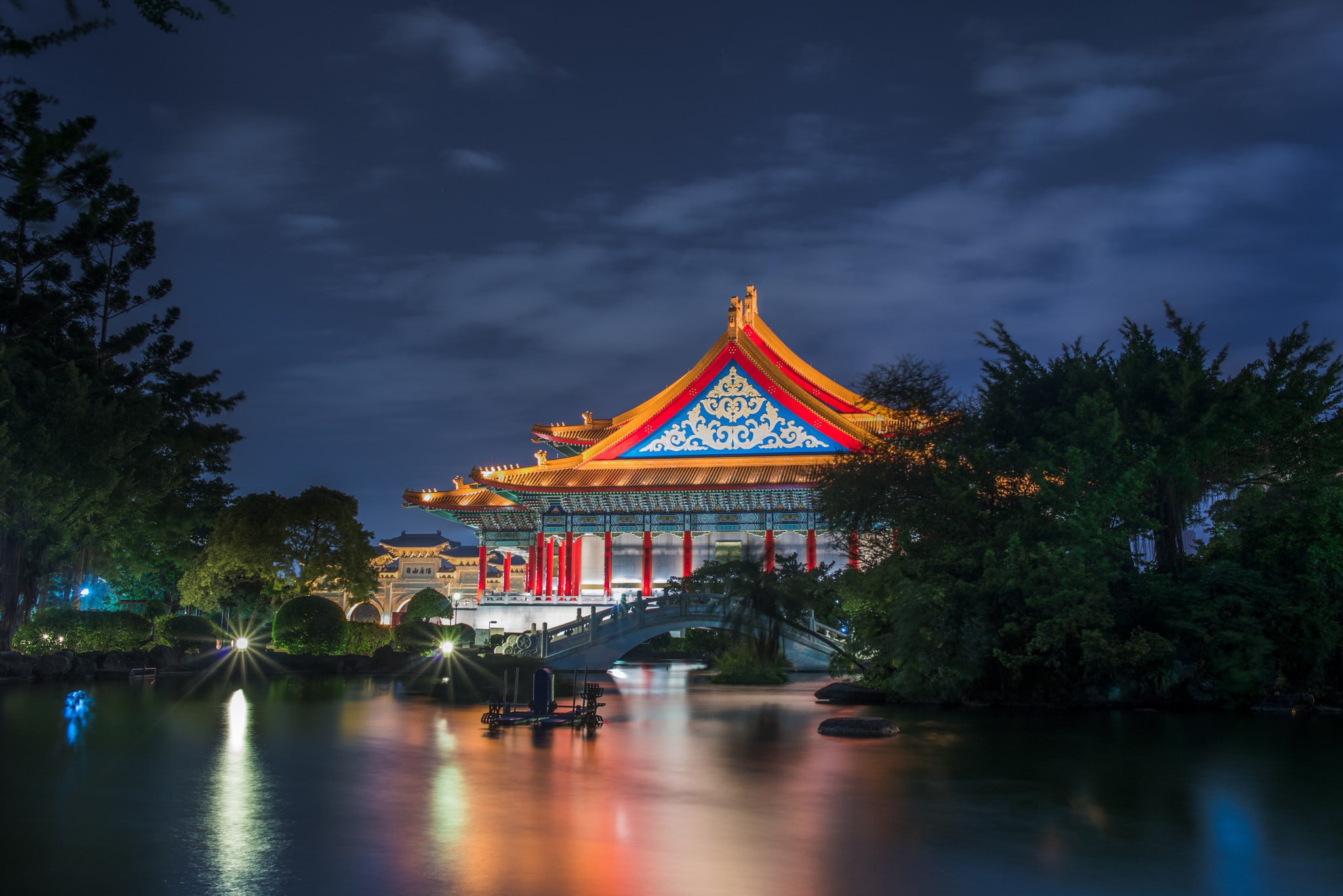 temple, garden, building, Taipei, sky, blue, clouds, japanese, Taiwan, red, architecture, national, white, National Theatre, 1080P, bridge, night lighting, HD Wallpaper