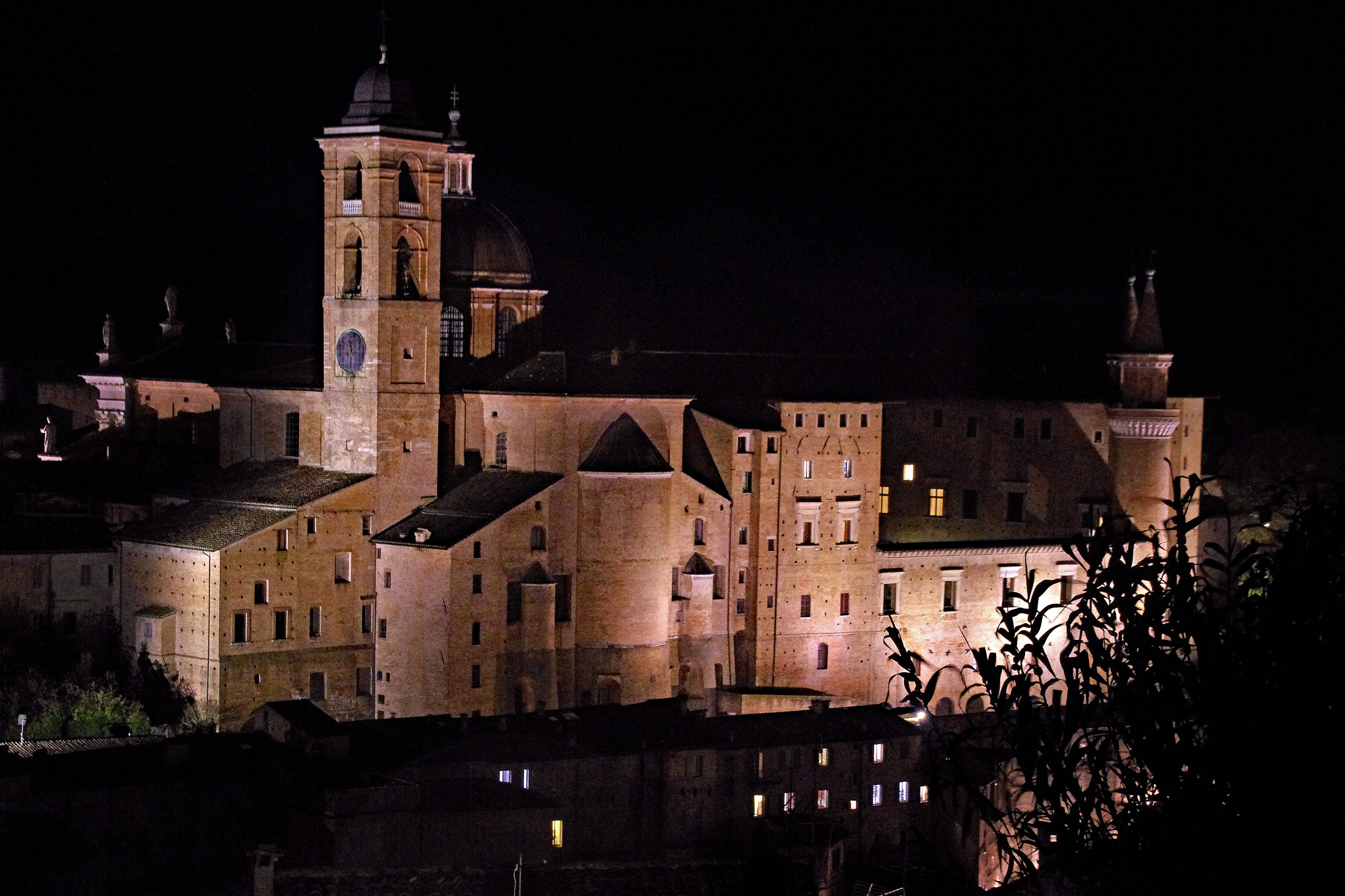 spire, sky, historic city, tower, brands, travel destinations, outdoors, historic buildings, residential district, place of worship, urbino, tourism, lights, HD Wallpaper