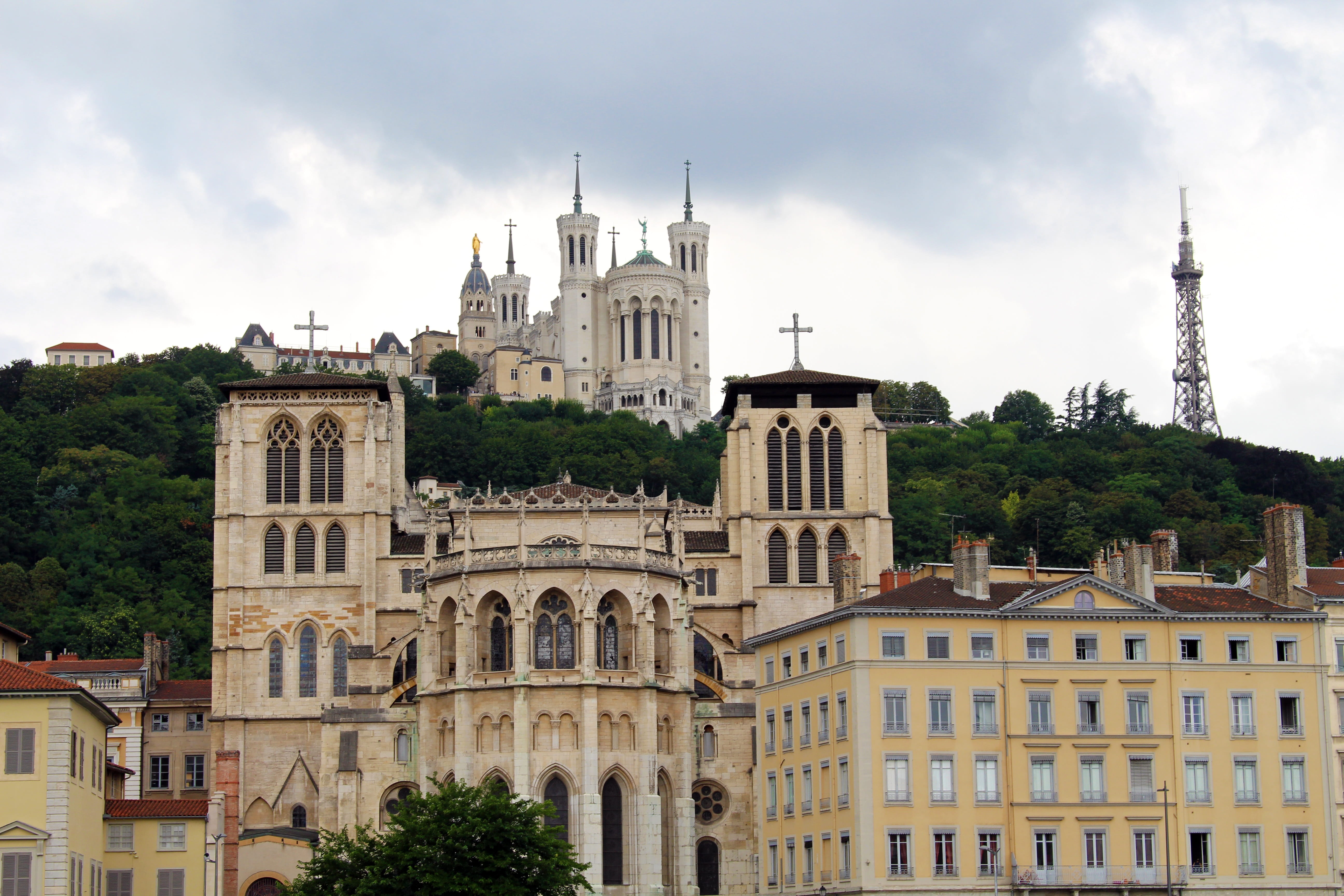 travel, cloud - sky, facade, city, religion, day, outdoors, historically, building exterior, france, no people, christian, Old Town, tree, view, history, HD Wallpaper