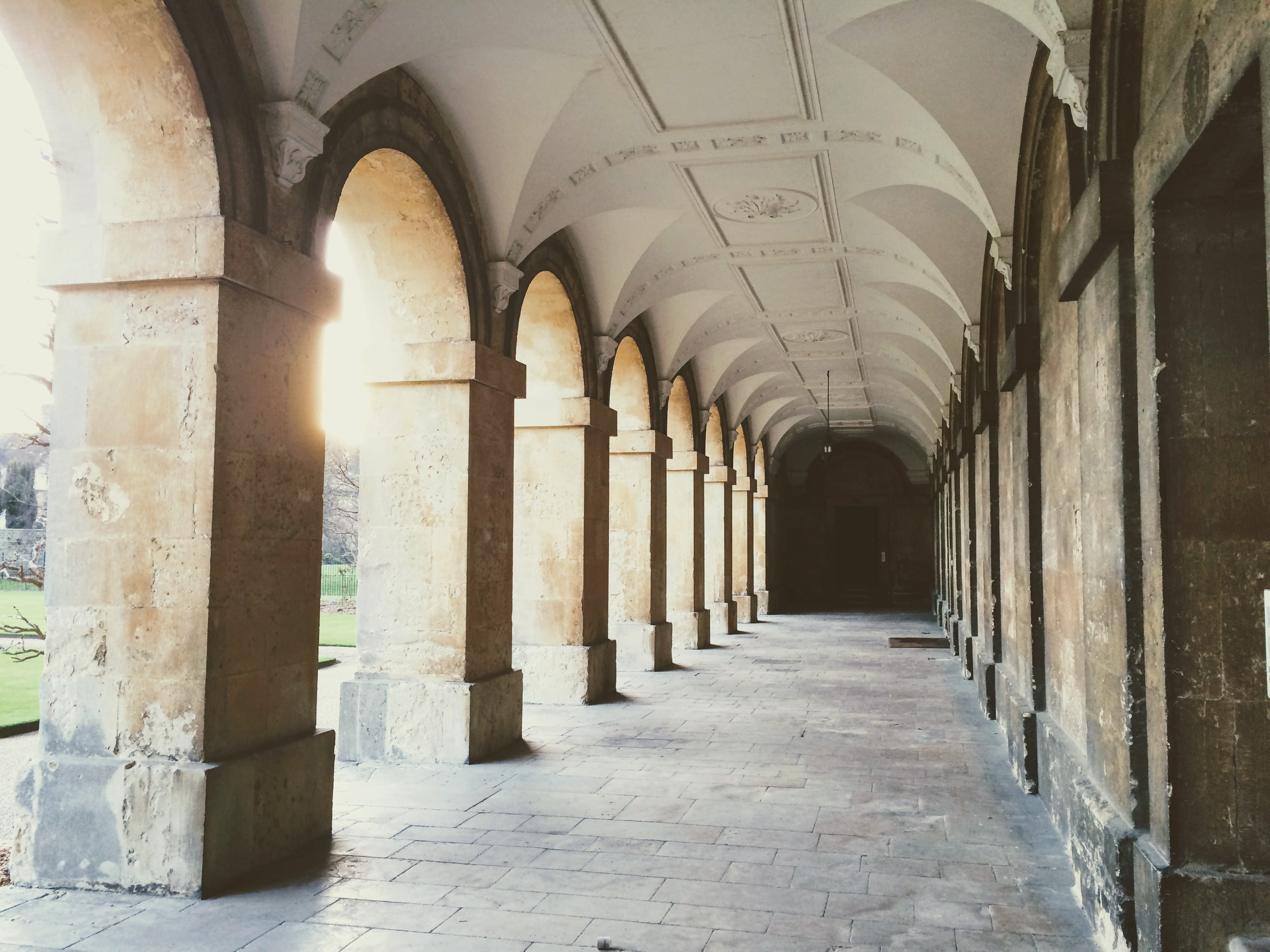 the past, flooring, no people, 2K, the way forward, arcade, ceiling, colonnade, long, in a row, corridor, direction, empty, diminishing perspective, indoors, HD Wallpaper