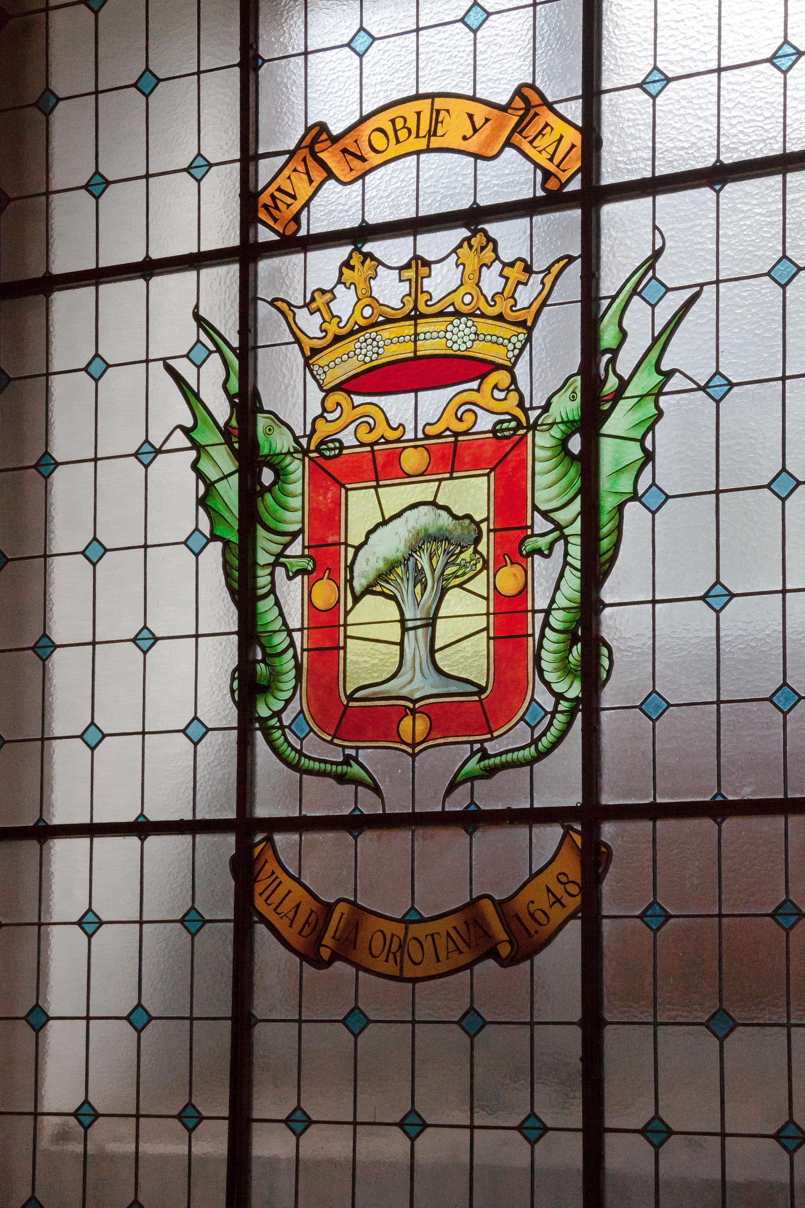 coat of arms, tradition, window, heraldry, tile, leaded glass, spain, outdoors, representation, dragon tree, human representation, old, creativity, art and craft, Phone HD Wallpaper
