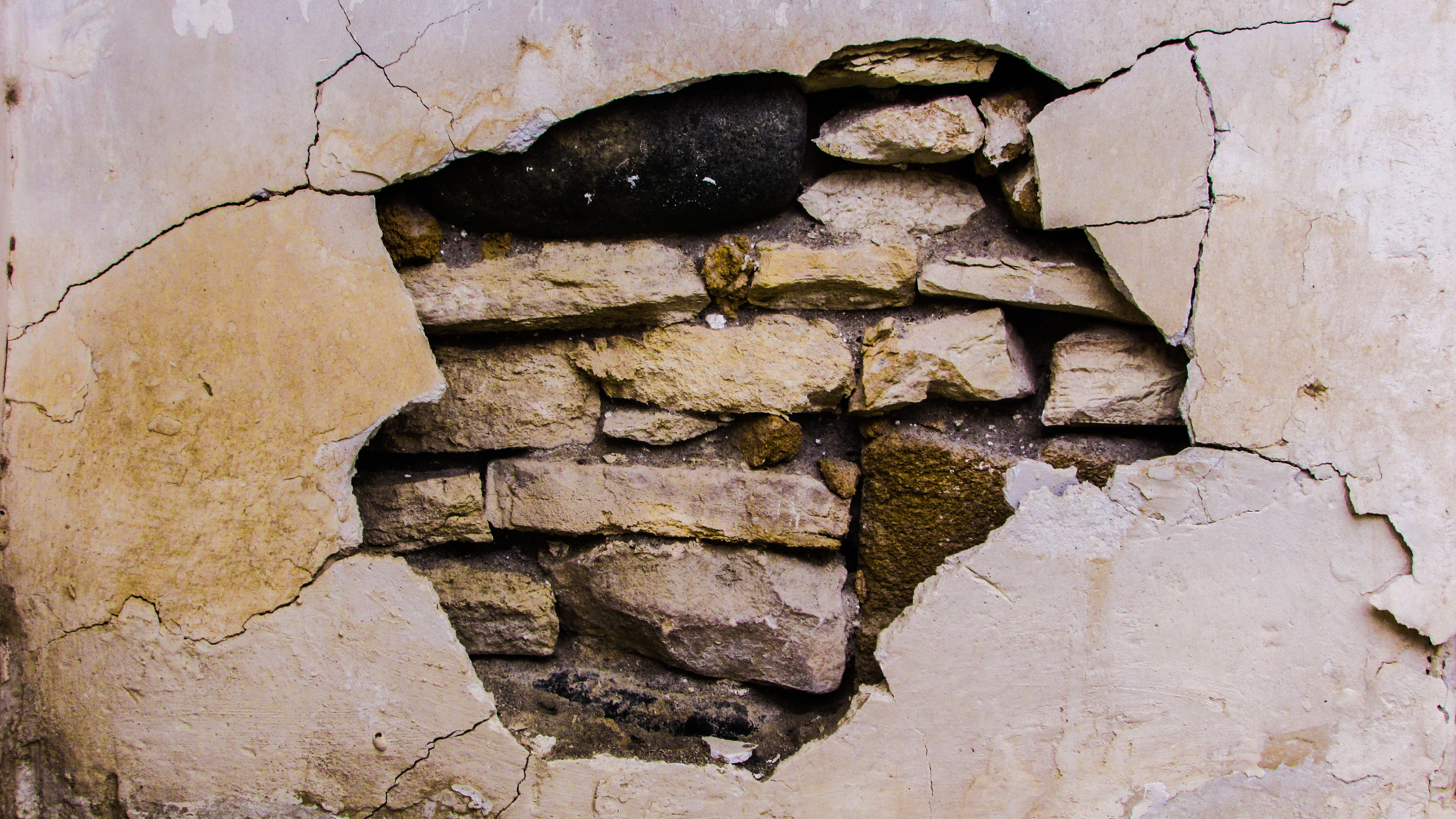 cracked, Aged, Crack, grungy, Damaged, distressed, ruined, abstract, brick, deterioration, rough, building Exterior, textured, solid, Weathered, destruction, HD Wallpaper