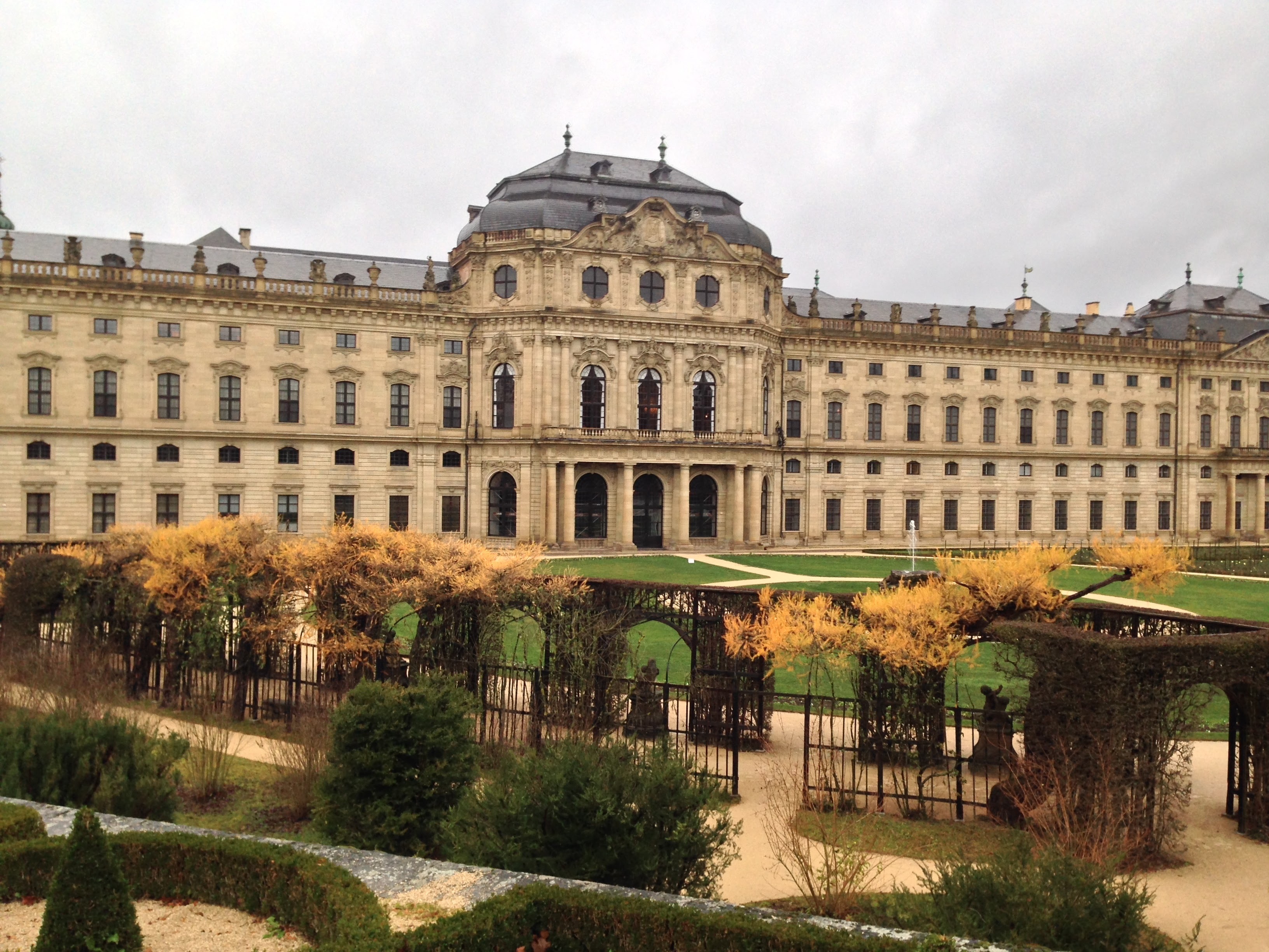travel, 2K, castle, history, travel destinations, city, würzburg, facade, building exterior, garden, the past, architecture, tourism, park, tree, germany, HD Wallpaper