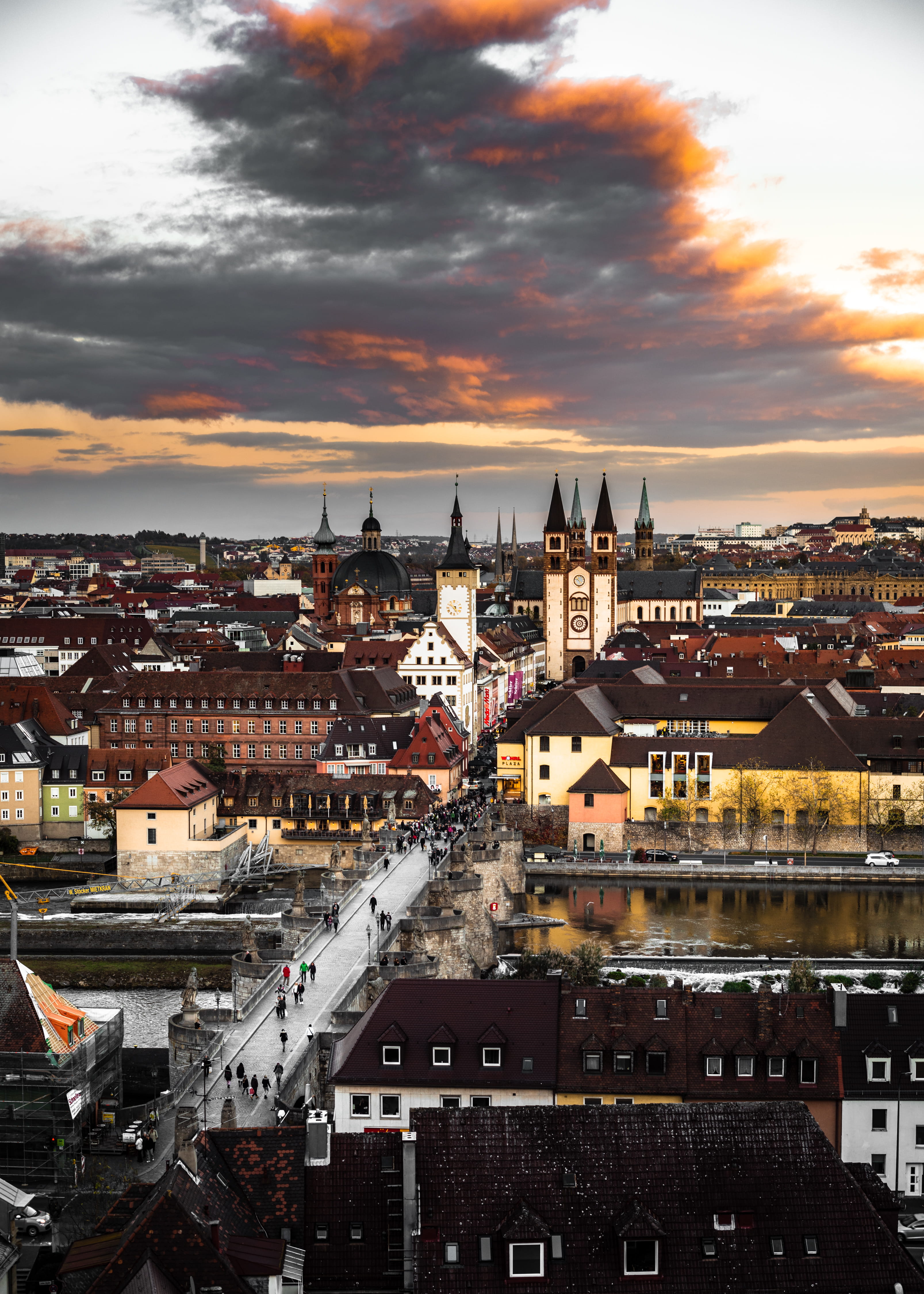townscape, nature, crowd, crowded, bavaria, würzburg, built structure, orange color, alte mainbrücke, settlement, people, town, residential district, architecture, Phone HD Wallpaper