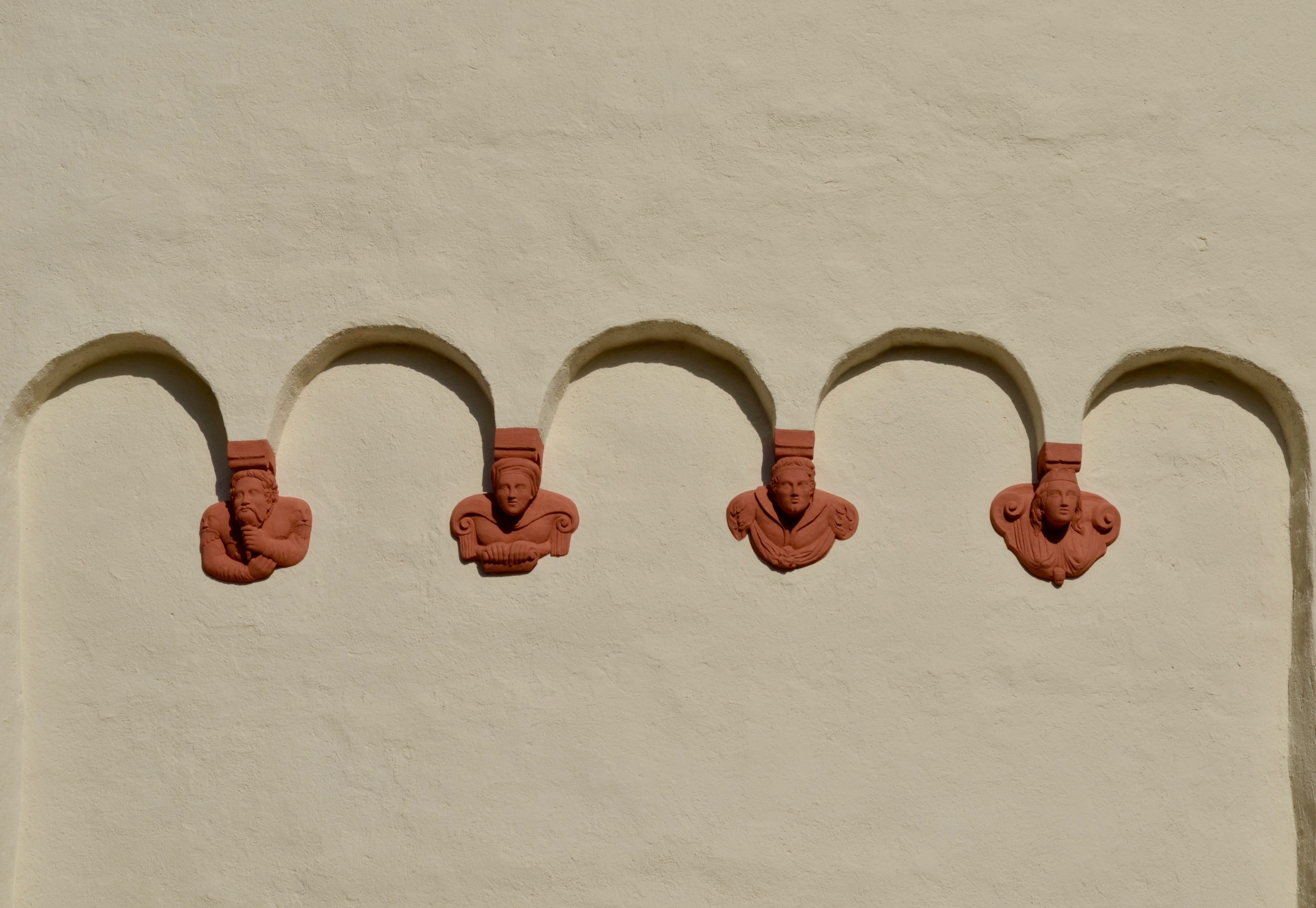 red, fortress, outdoors, historically, day, repetition, castle, design, close-up, shape, sculpture, metal, würzburg, middle ages, side by side, wall, capital, HD Wallpaper