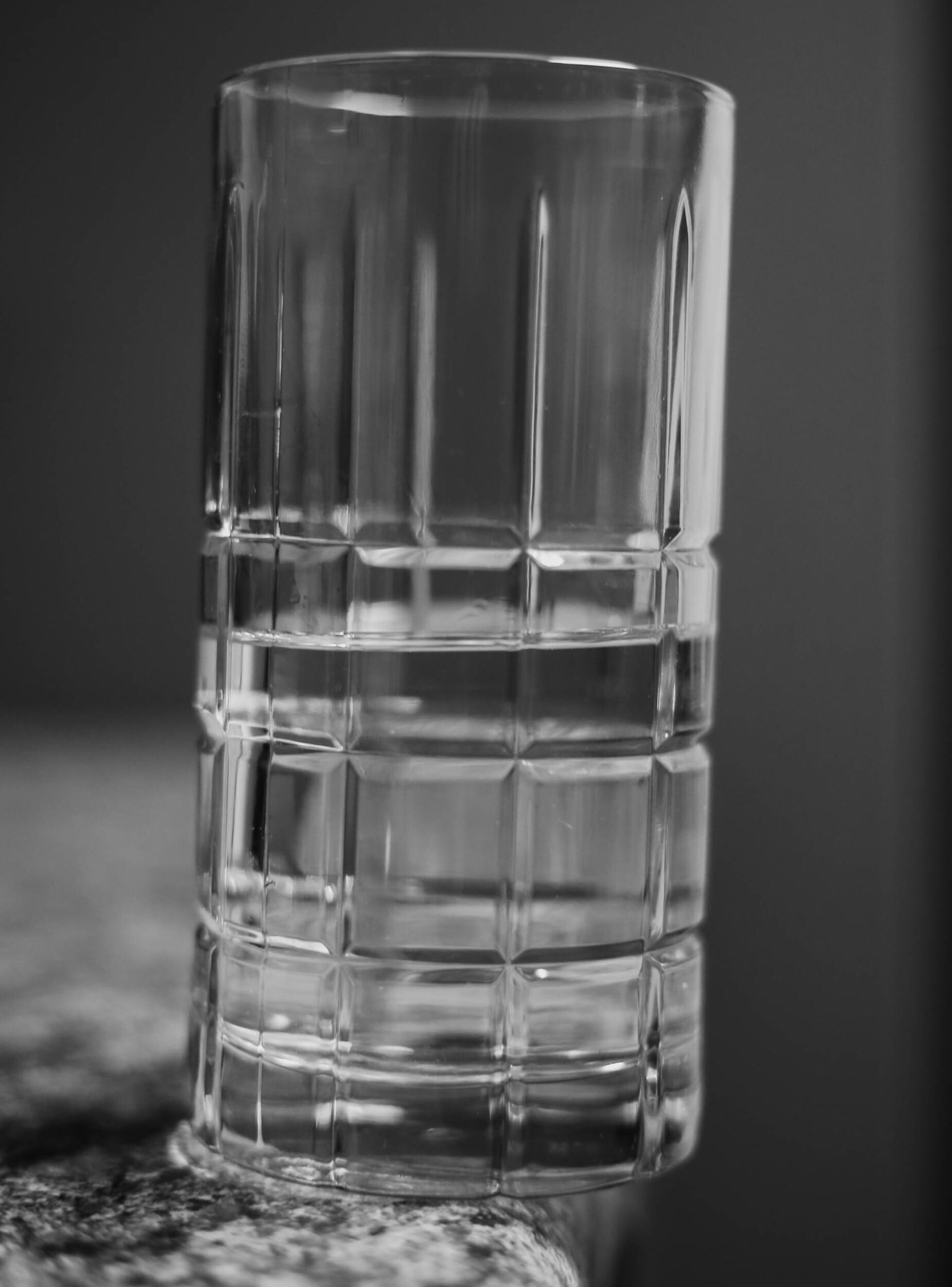 appliance, glass, shaker, water bottle, cup, cylinder, alcohol, drain, jug, close-up, studio shot, refreshment, household equipment, transparent, water jug, Phone HD Wallpaper