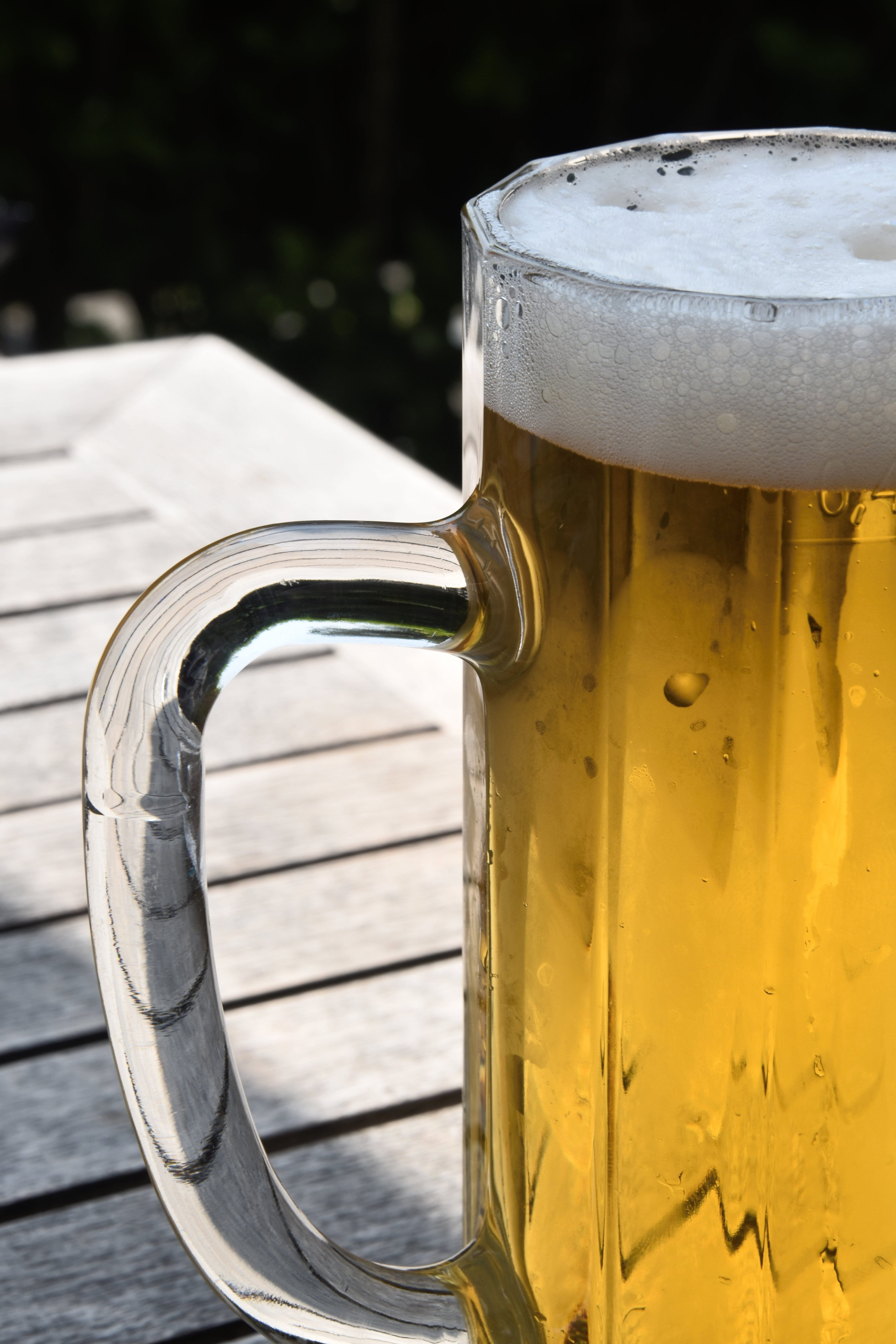 alcohol, drinking glass, liquor, food and drink, drink, glass - material, frothy drink, filled, day, focus on foreground, freshness, beer - alcohol, stein, Phone HD Wallpaper