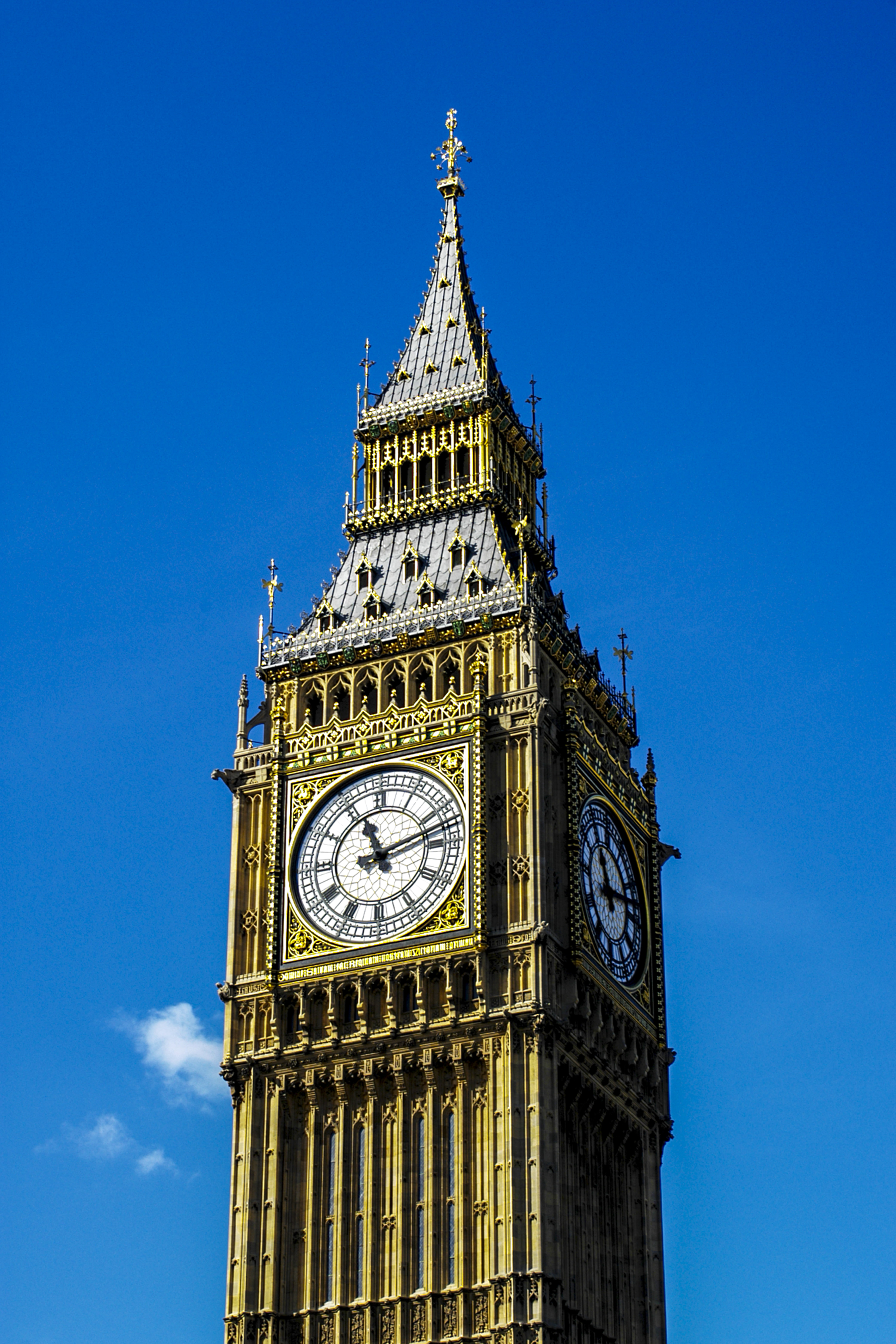 historic, popularity, tall - high, gothic style, 8K, sky, city, ancient, daylight, built structure, Elizabeth Tower, architecture, famous, no people, building exterior, Phone HD Wallpaper
