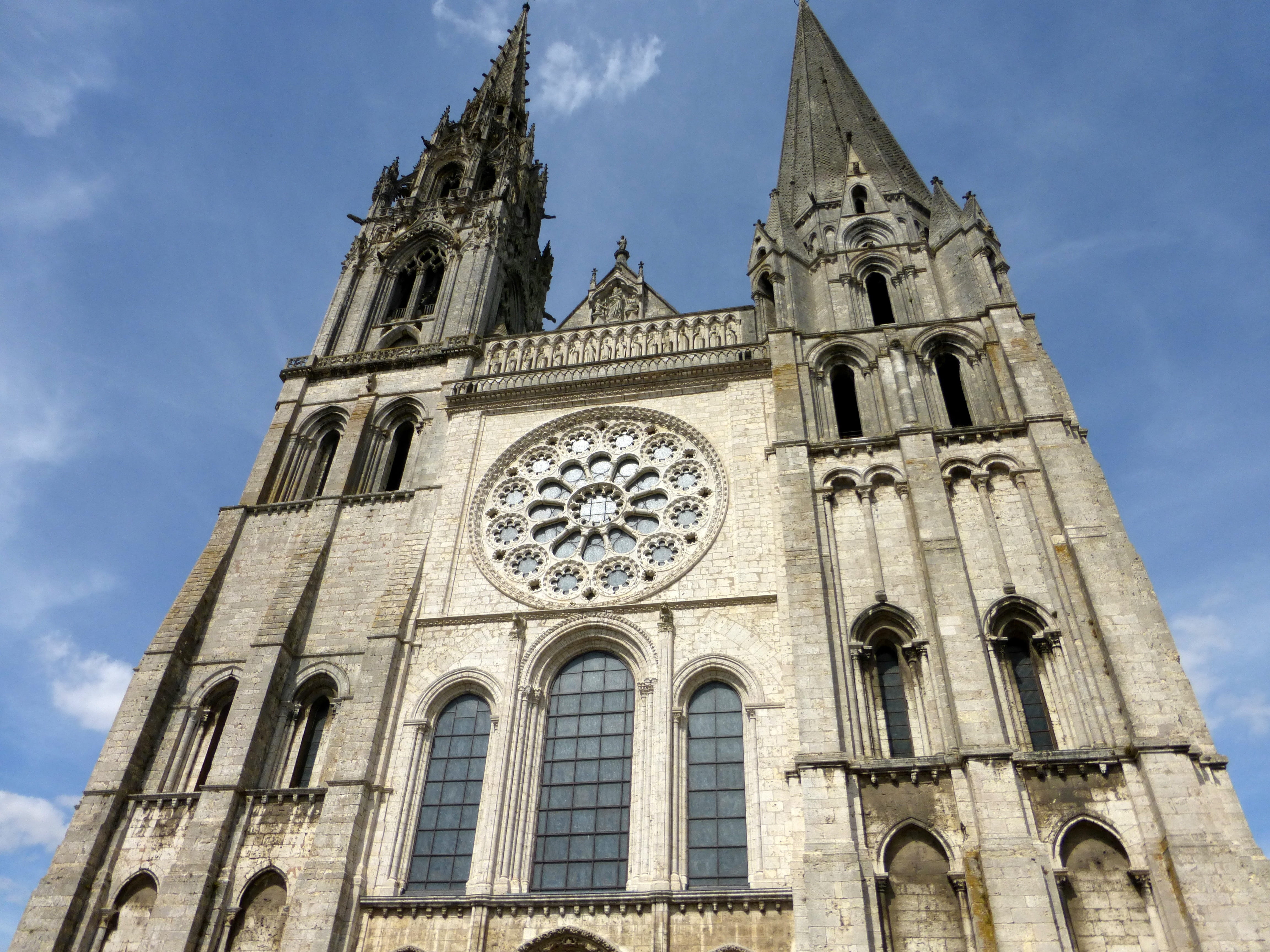 clock, gothic style, place of worship, no people, built structure, cloud - sky, travel destinations, rose window, sky, 4K, monument, building exterior, HD Wallpaper