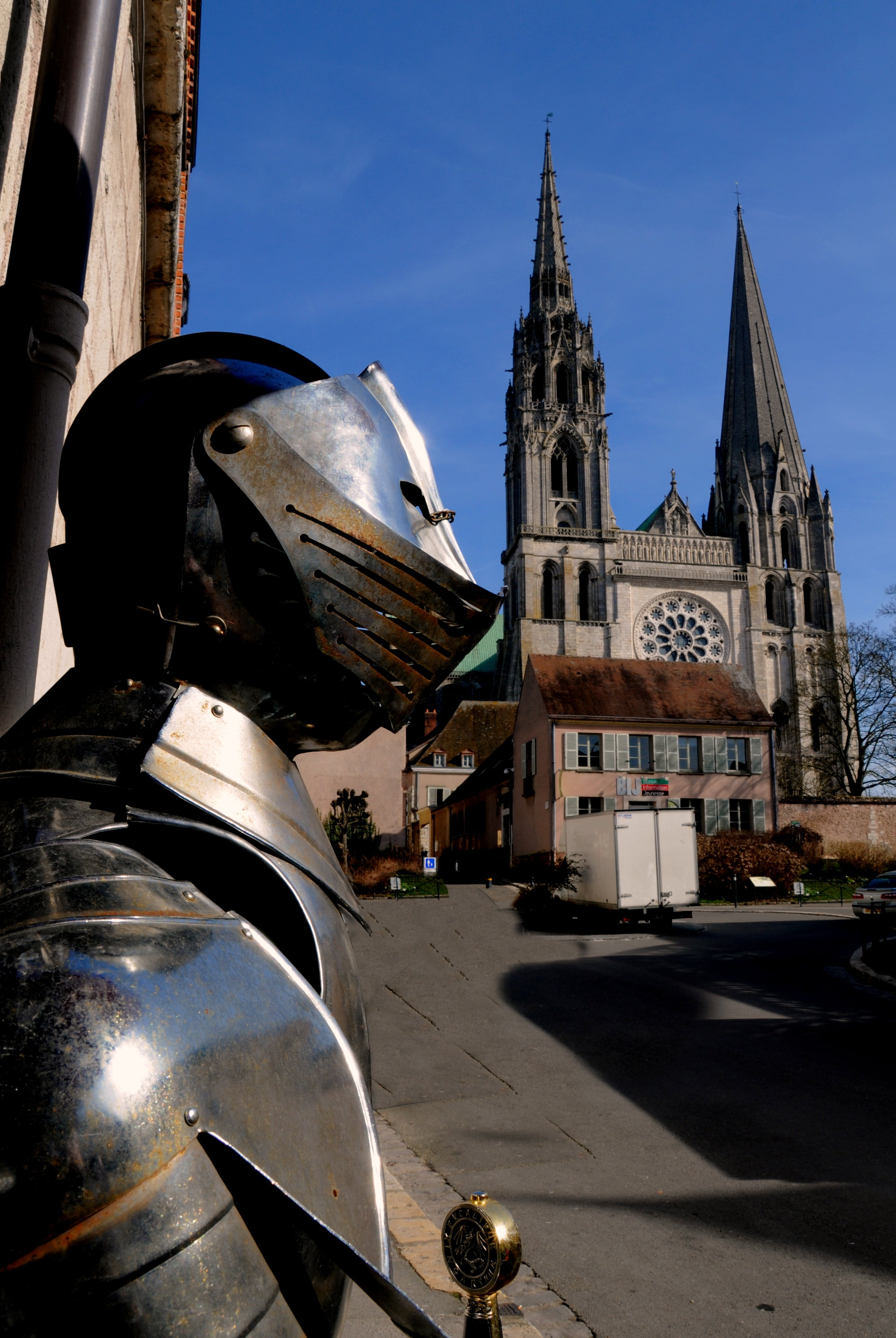 belief, city, place of worship, spire, architecture, transportation, france, chartres, day, nature, cathedral, building, sky, sunlight, built structure, Phone HD Wallpaper