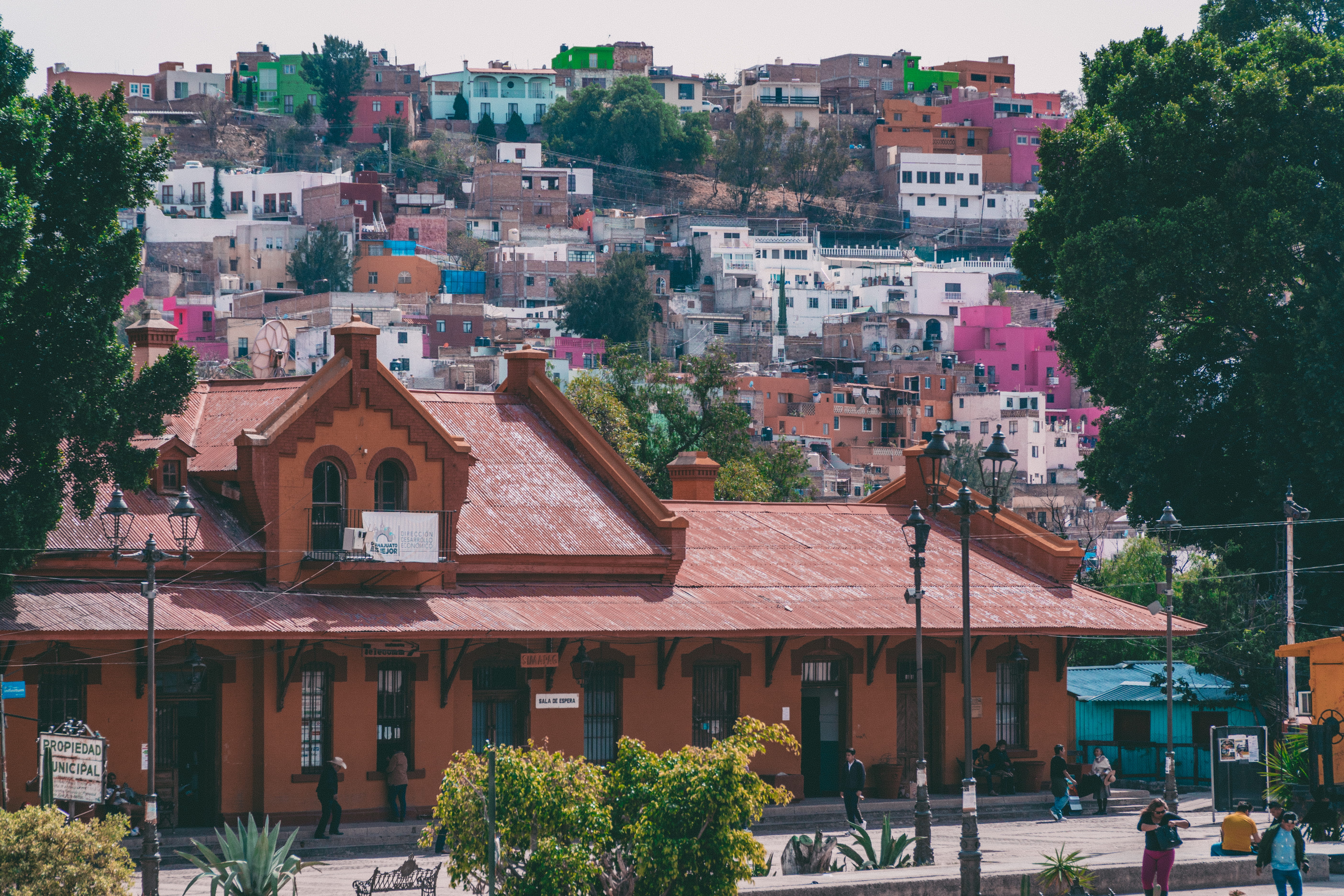 car, townscape, outside, person, day, architecture, concrete, gathered, motor vehicle, tile roof, mexico travel, human, 5K, plant, residential district, HD Wallpaper