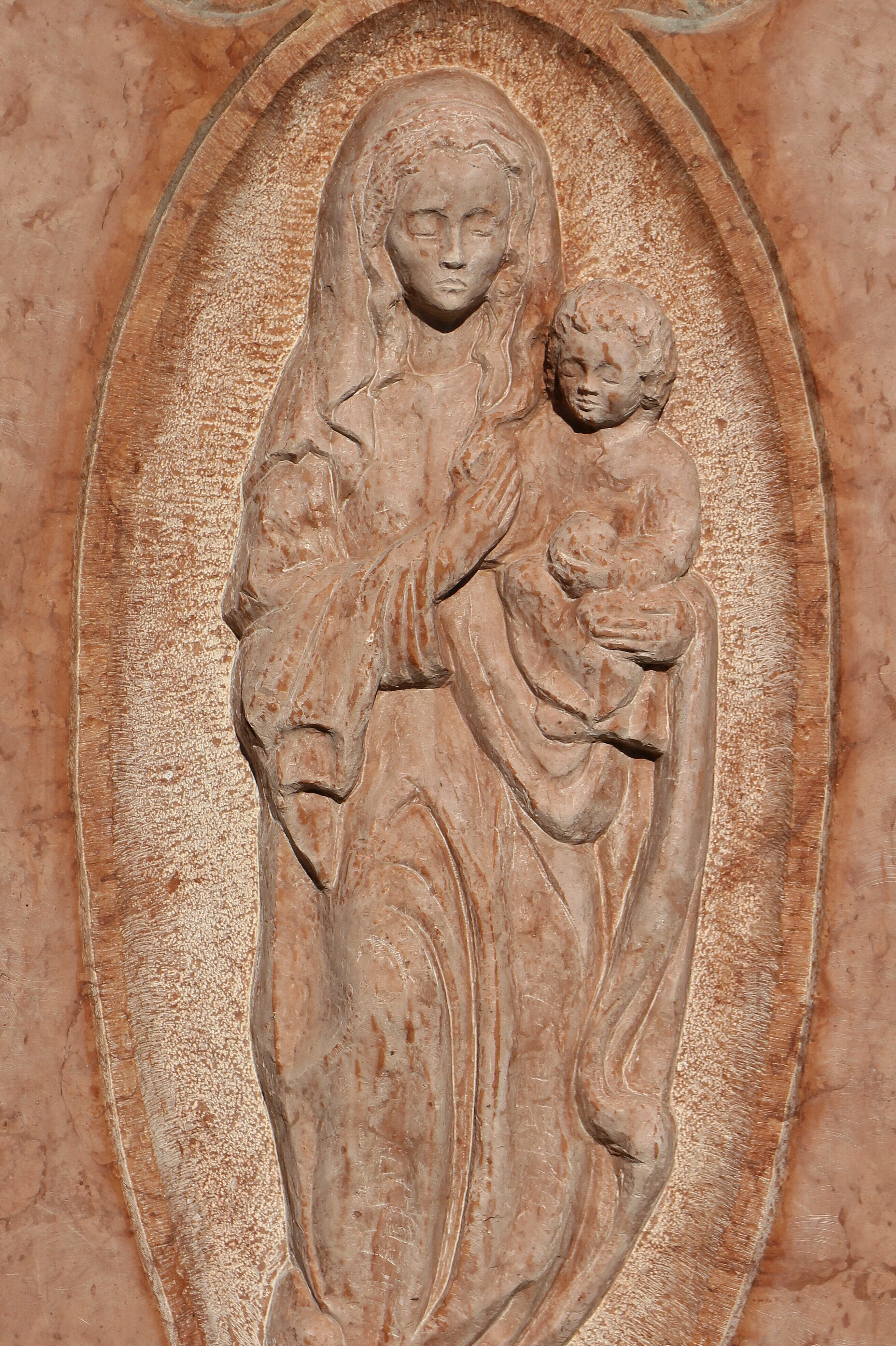 travel destinations, history, creativity, 4K, woman, no people, Figure, sculpture, Stone, human representation, relief, mother, stone sculpture, religion, Phone HD Wallpaper