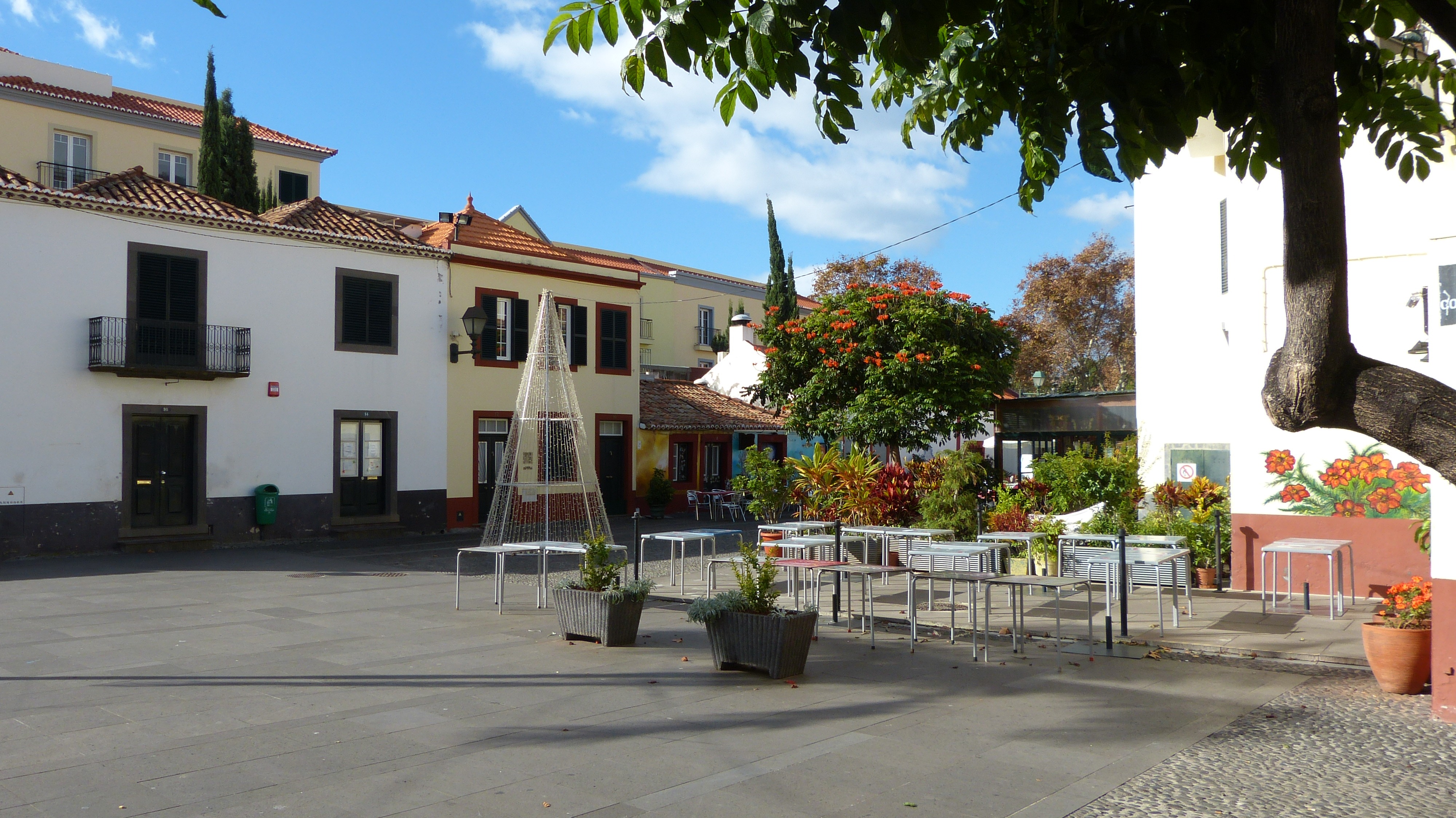 courtyard, building, funchal, city, residential district, portugal, footpath, architecture, potted plant, no people, sky, cloud - sky, nature, outdoors, HD Wallpaper