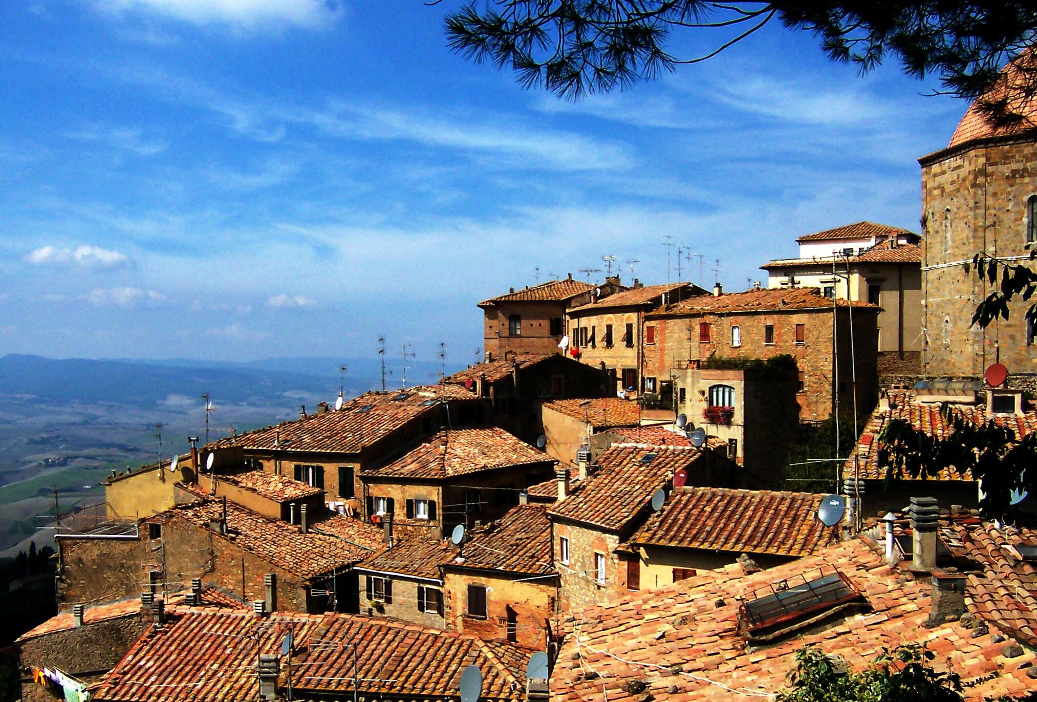 residential district, house roof, day, concrete, window, no people, outdoors, photography, cloud - sky, city view, roofing, europe, roof tile, italy, building, HD Wallpaper