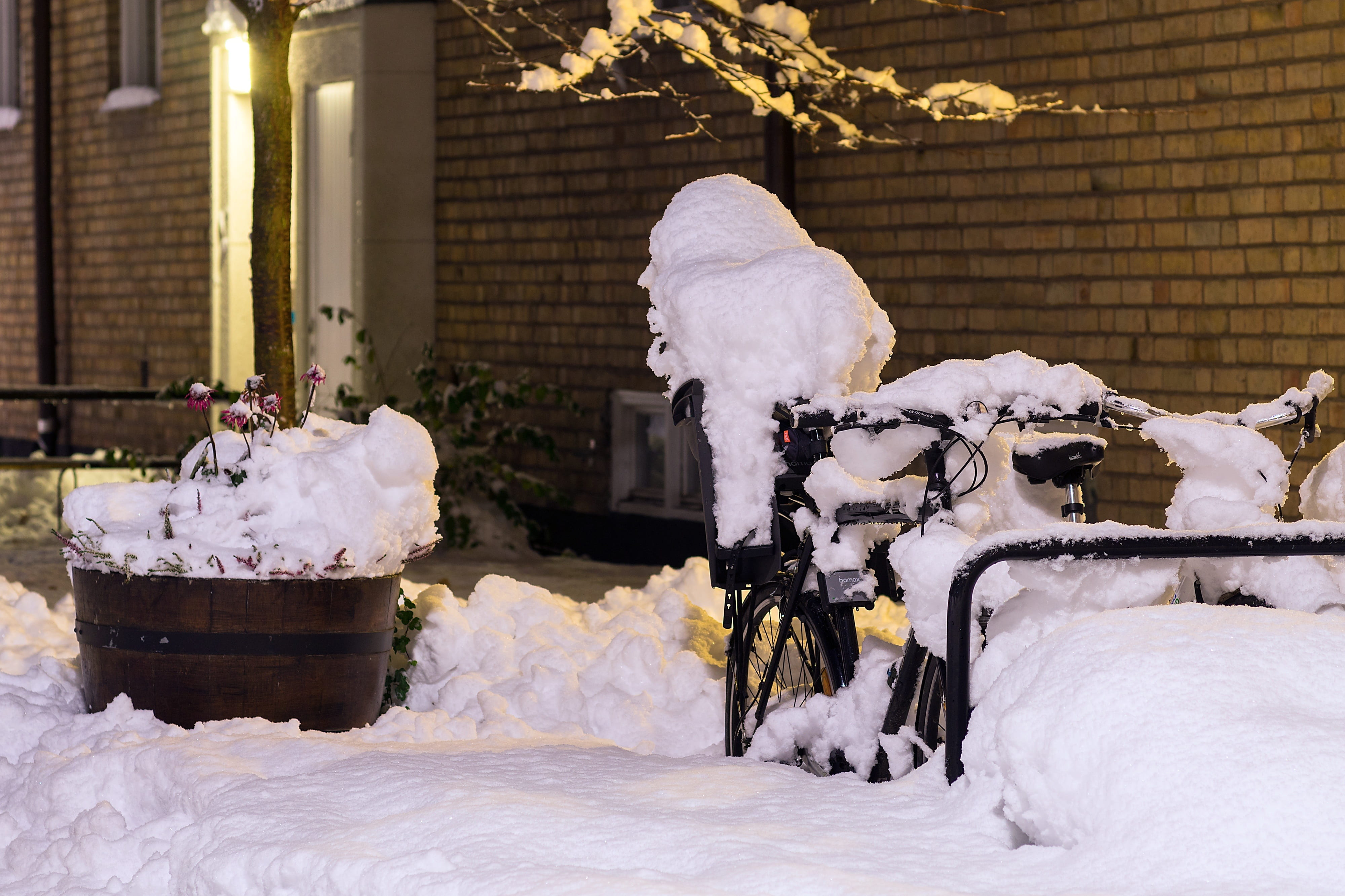 under, outdoors, wheel, cold, covering, covered, black, nature, snow, cycle, bad, weather, architecture, change, white, bike, building exterior, 4K, house, HD Wallpaper