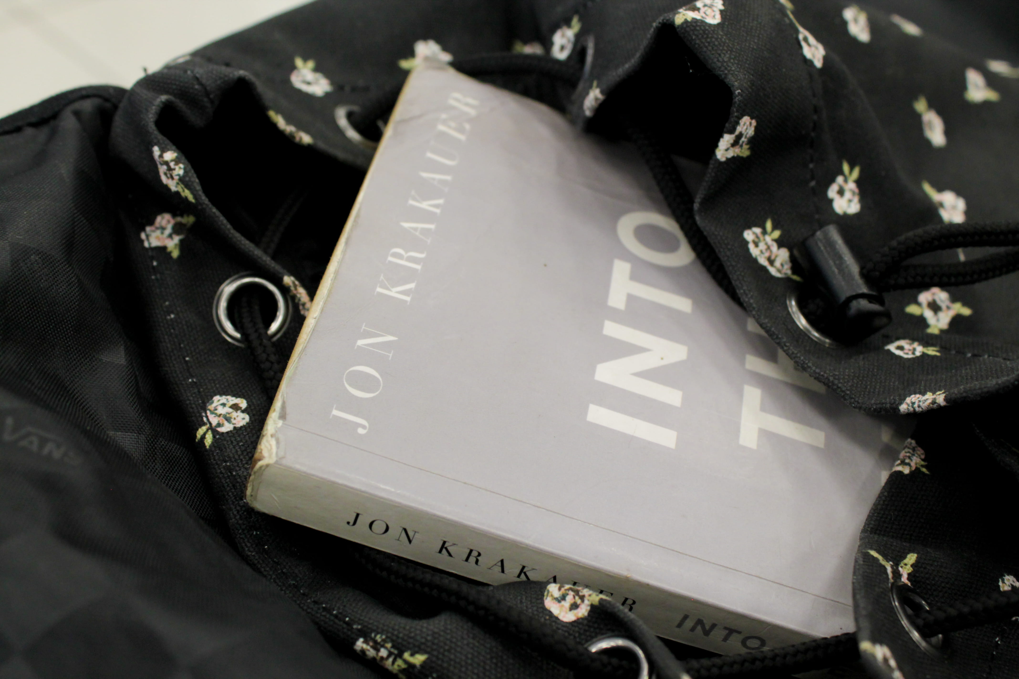 reading, backpack, message, life events, into the wild, wedding, close-up, plant, 4K, travelling, flower, celebration, selective focus, personal accessory, HD Wallpaper