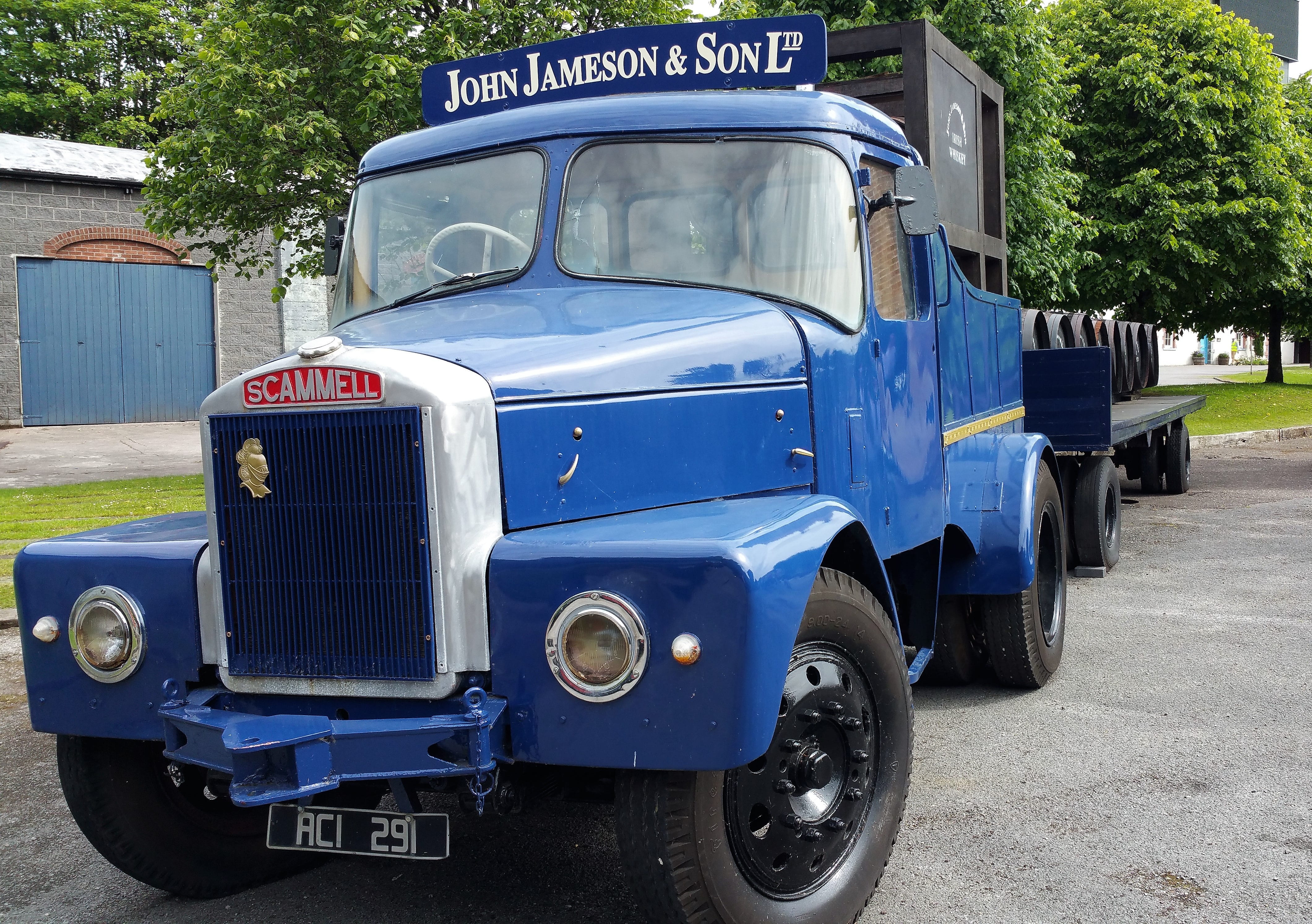 day, blue, mode of transportation, 4K, transportation, classic, jamesons, outdoors, car, stationary, text, parking, motor vehicle, vintage, nature, delivery, HD Wallpaper