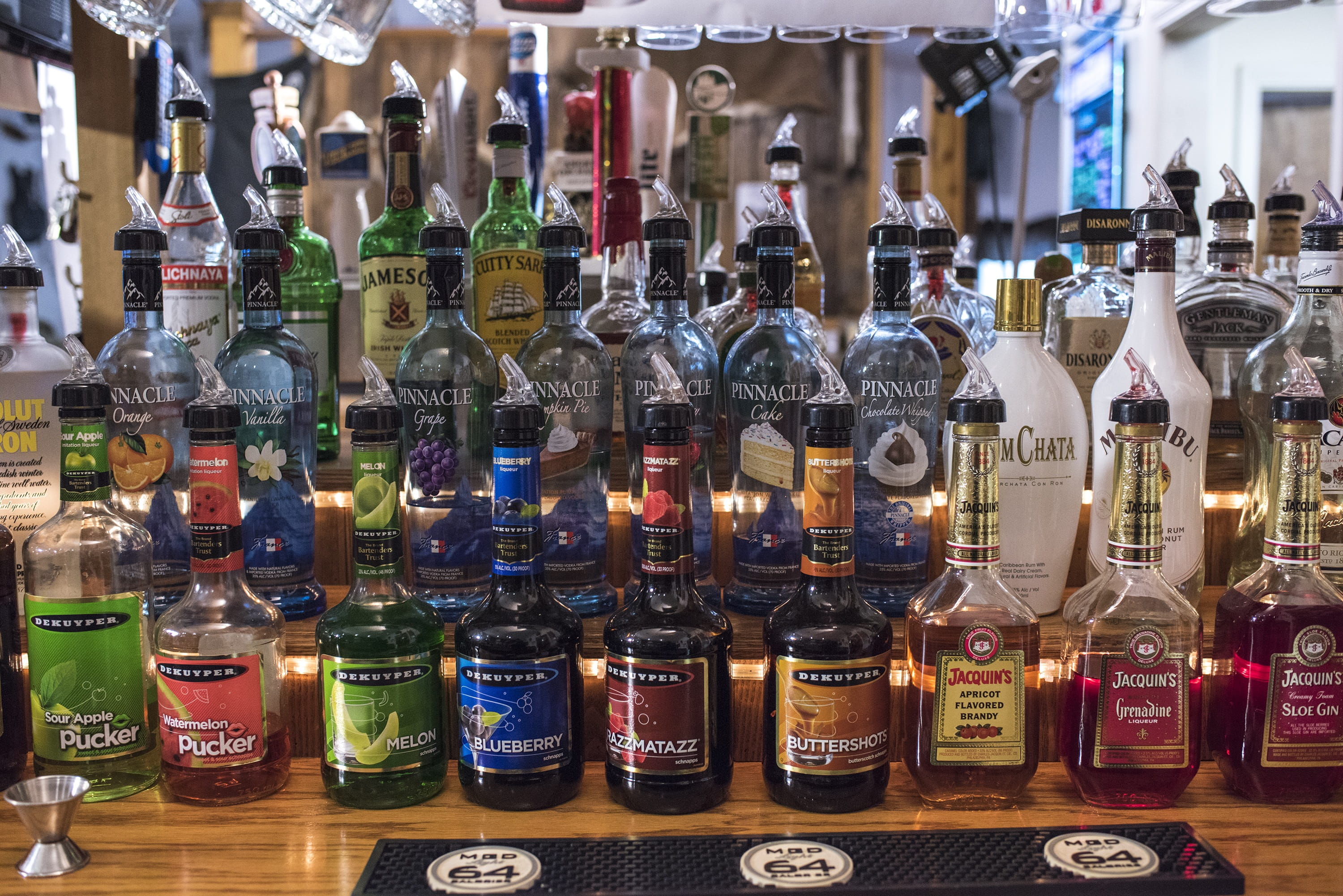 liquor, jameson, choice, abundance, still life, brandy, bar counter, absolut, sloe gin, variation, bar, for sale, glass bottles, pinnacle, gentleman jack, HD Wallpaper