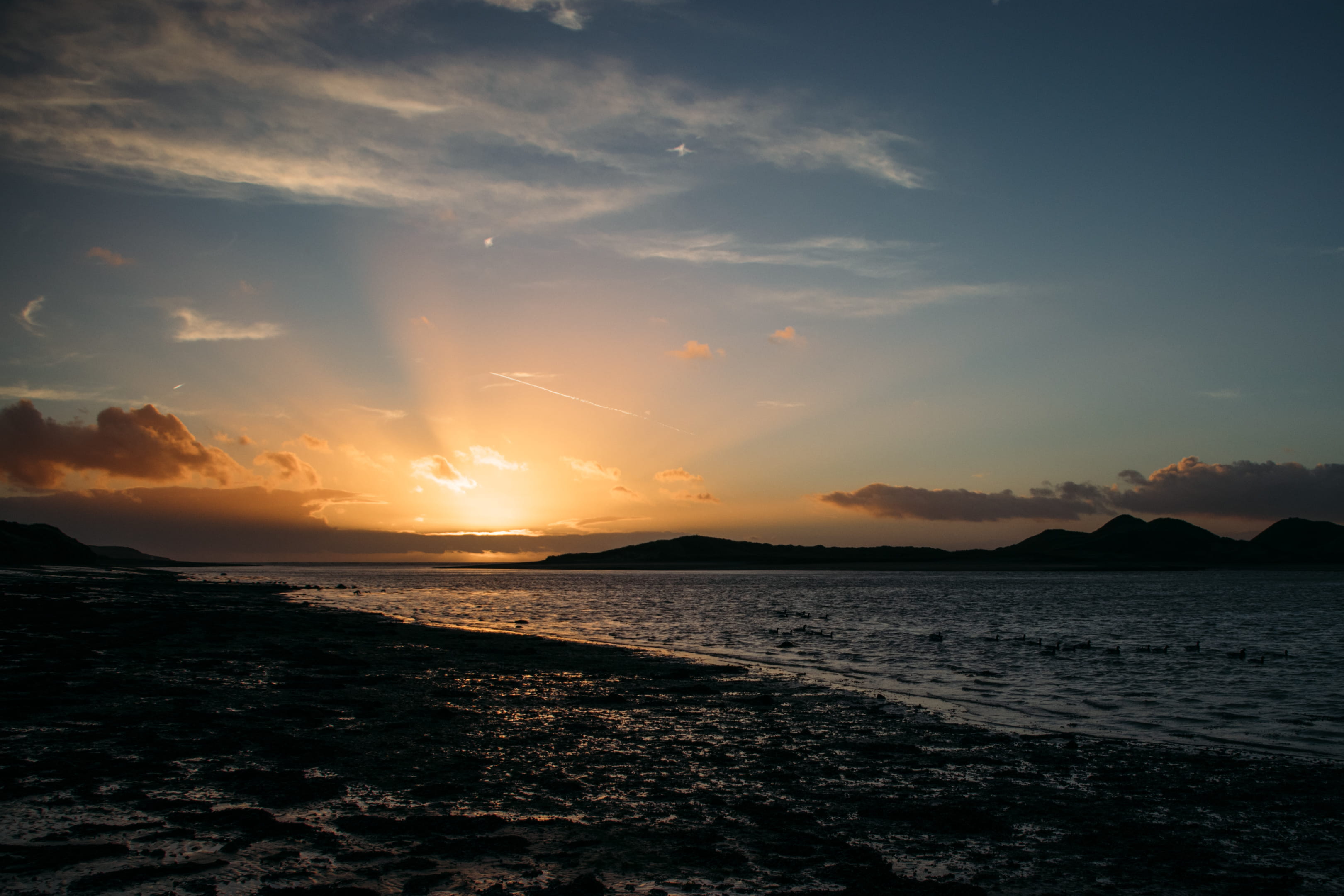 horizon over water, beautiful, remote, eire, sea, silhouette, outdoors, horizon, golden, tranquility, seashore, nature, holiday, 2K, vacation, scenics - nature, HD Wallpaper