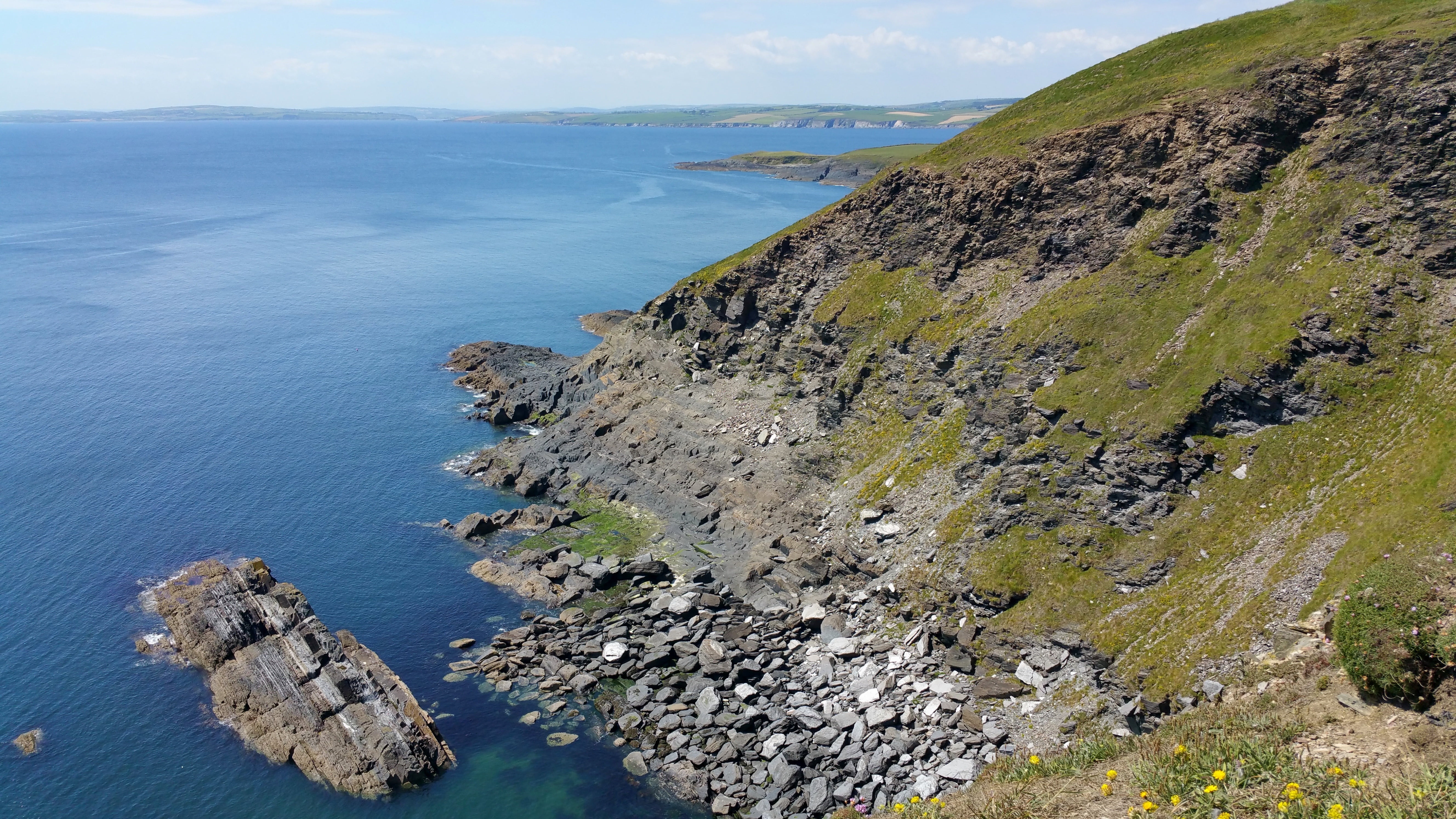 rocky coastline, non-urban scene, 5K, day, outdoors, no people, scenics - nature, tranquil scene, water, tranquility, solid, mountain, beach, ireland, HD Wallpaper