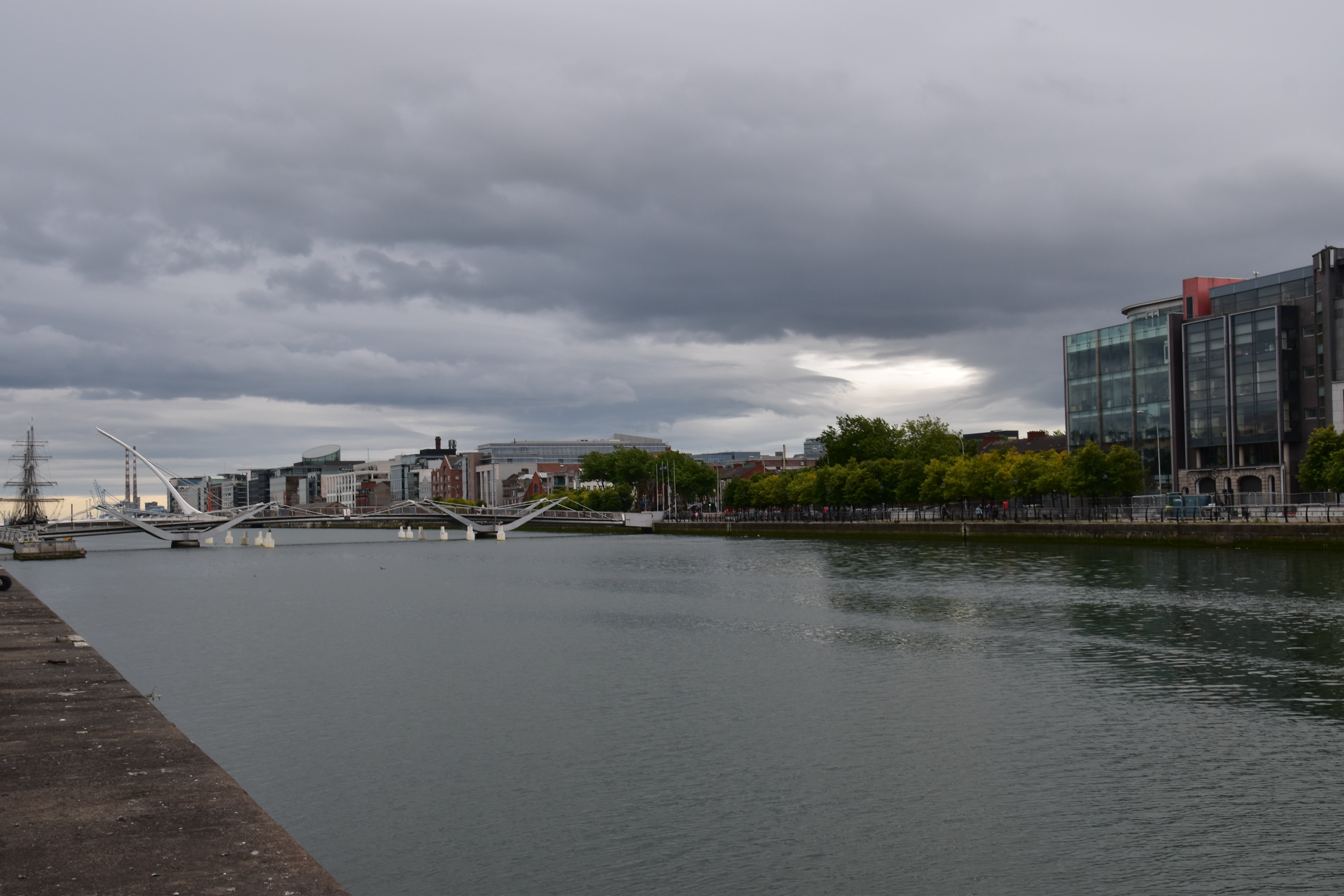river, transportation, building, no people, building exterior, built structure, liffey river, connection, rise, architecture, bridge - man made structure, HD Wallpaper