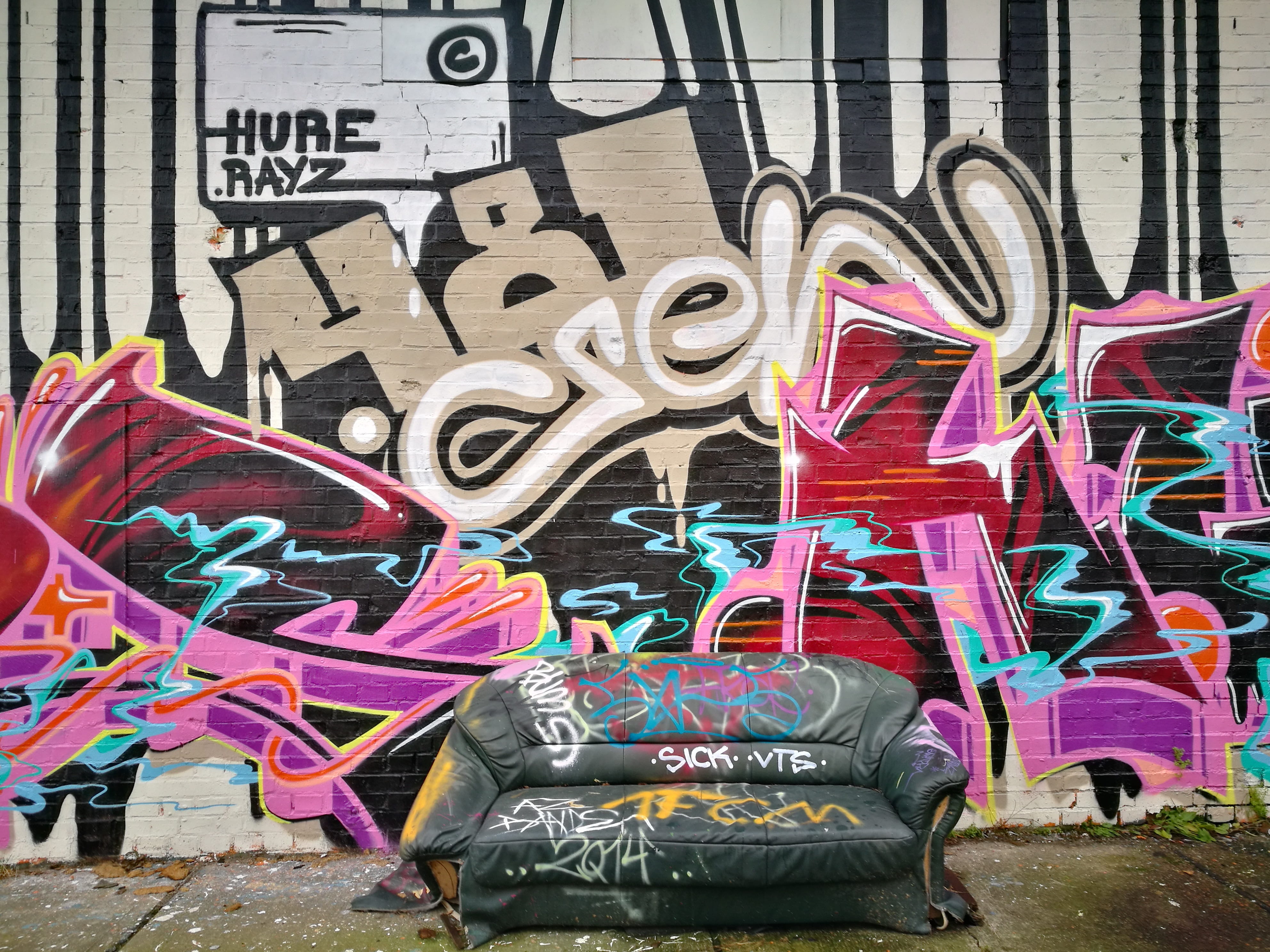 day, no people, colorful, graffiti wall, painted, facade, artists, creative, sprayed, city, color, urban art, painting, spray, built structure, house facade, HD Wallpaper