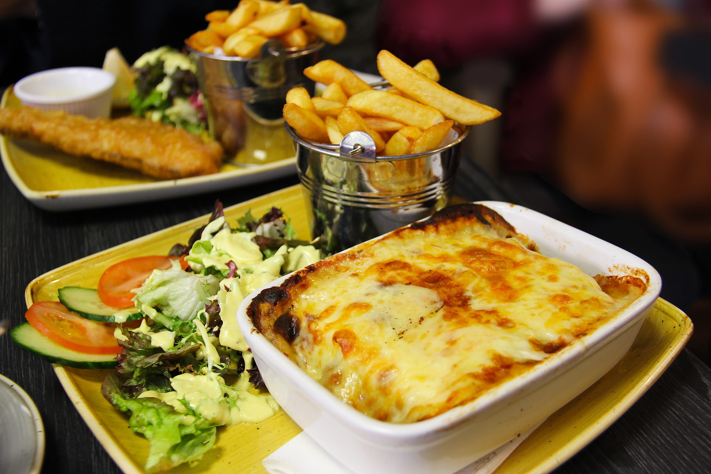 food and drink, food, unhealthy eating, salad, potato, tasty, fried, dip, ready-to-eat, freshness, lunch, fast food, focus on foreground, restaurant, dinner, HD Wallpaper