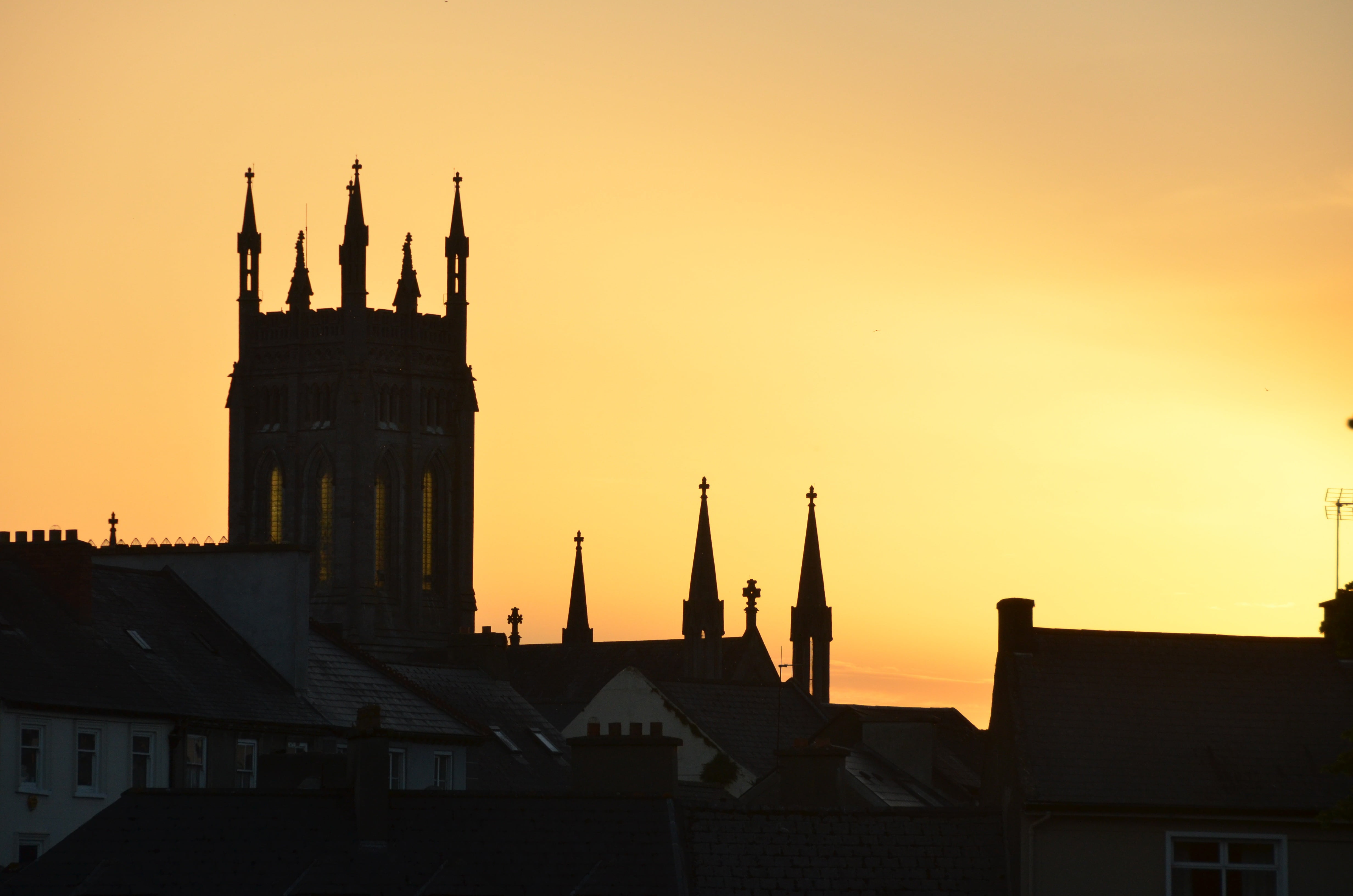 silhouette, church, architecture, famous Place, building exterior, nature, place of worship, orange color, orange, ireland, buildings, travel, 4K, sunset, HD Wallpaper