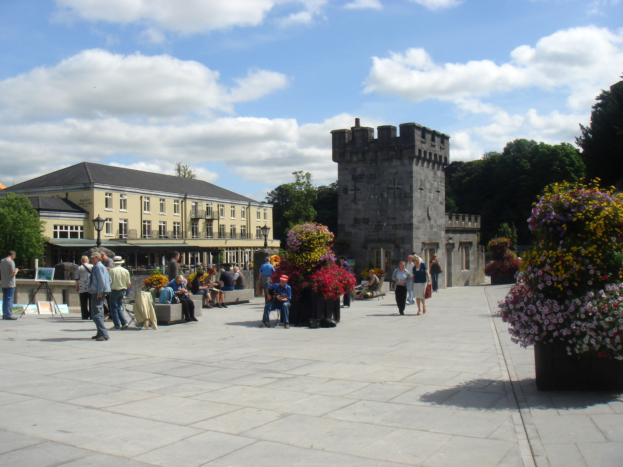 cloud - sky, crowd, architecture, lifestyles, sunlight, editorial, the past, large group of people, Kilkenny, europe, Canal, new, nature, day, town square, HD Wallpaper