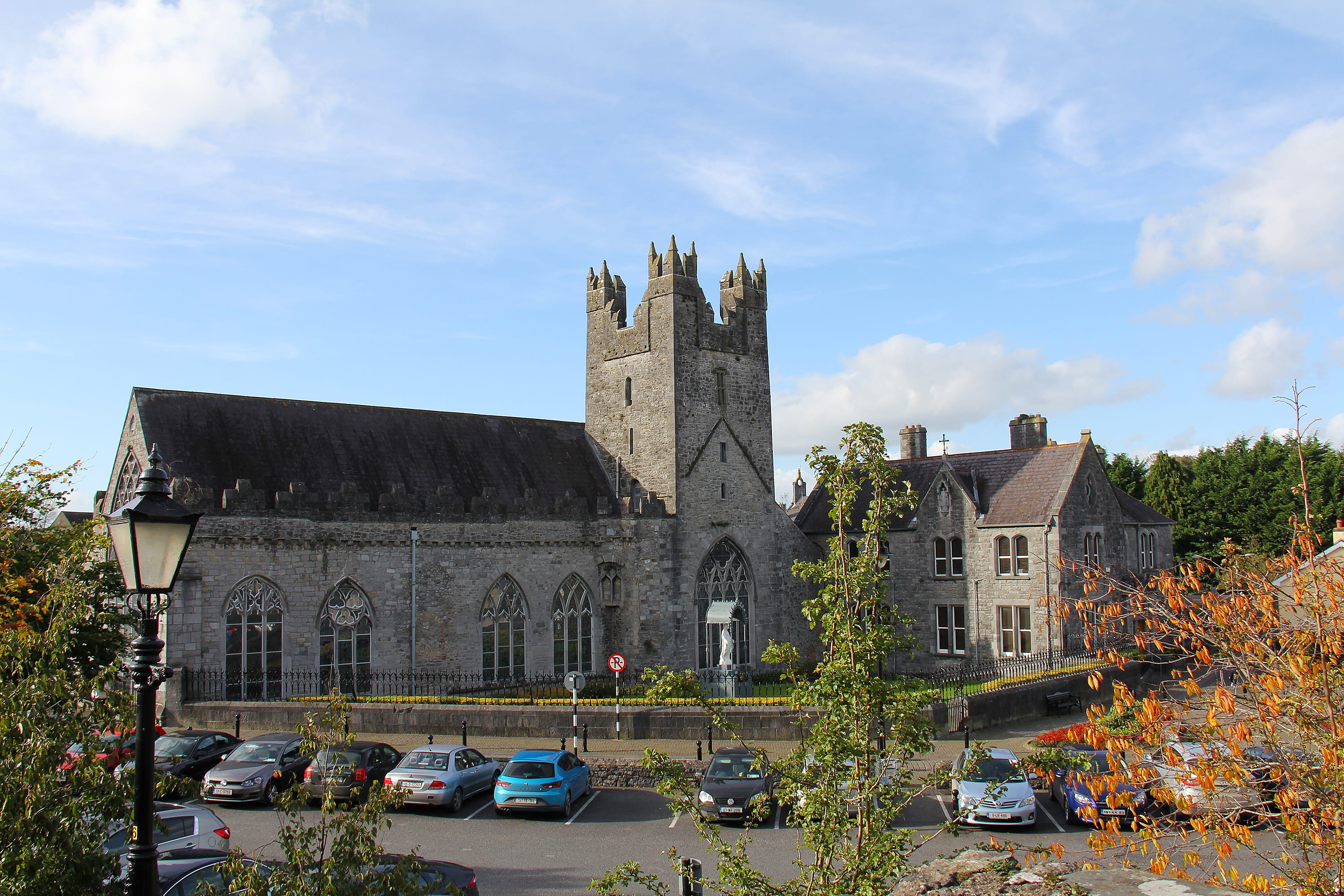 built structure, land vehicle, kilkenny, history, holy, nature, heritage, travel, cloud - sky, religion, the black abbey, town, motor vehicle, architecture, HD Wallpaper