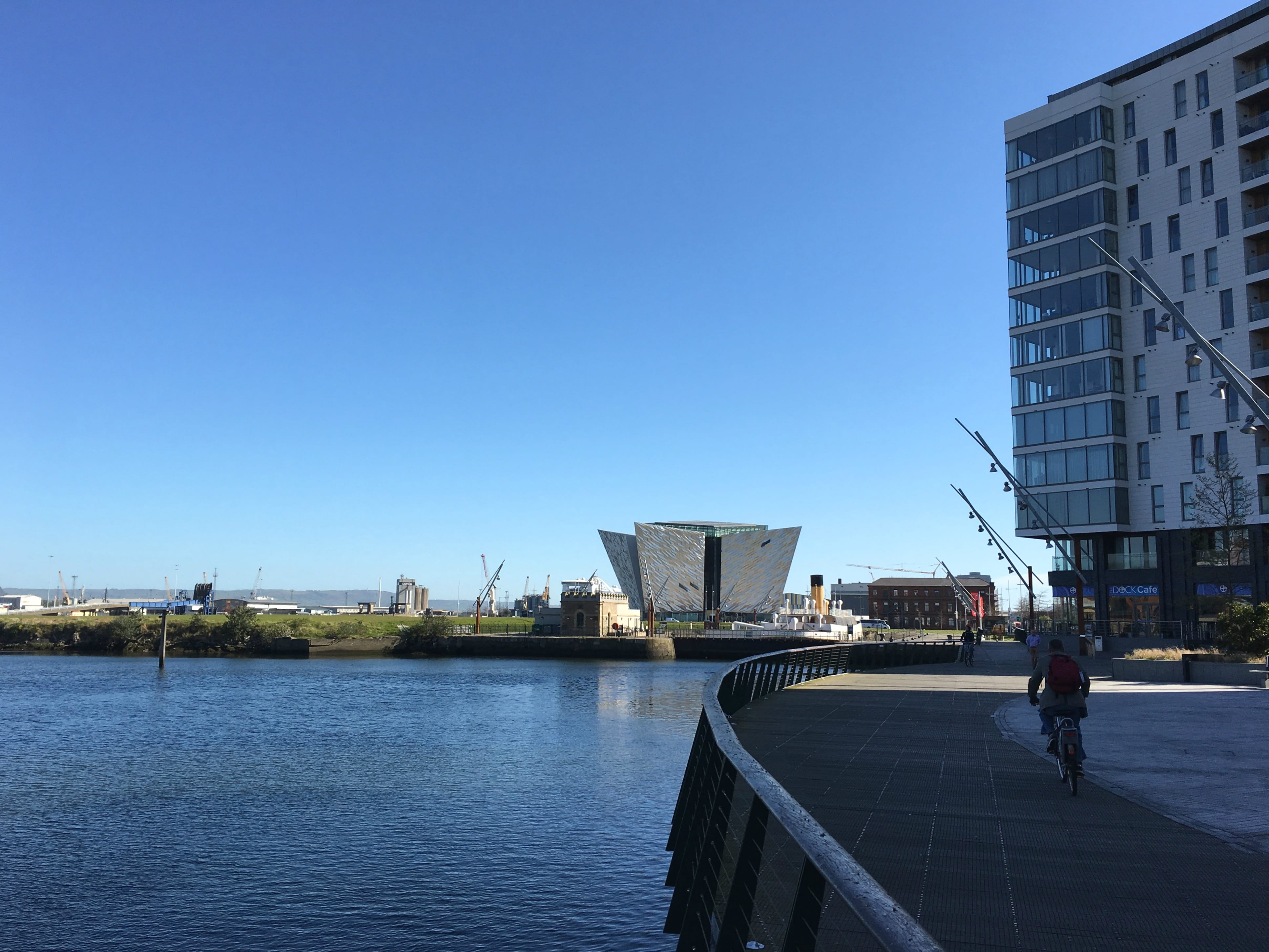nature, building, city, men, built structure, modern, Belfast, building exterior, sky, architecture, office building exterior, blue, skyscraper, water, HD Wallpaper