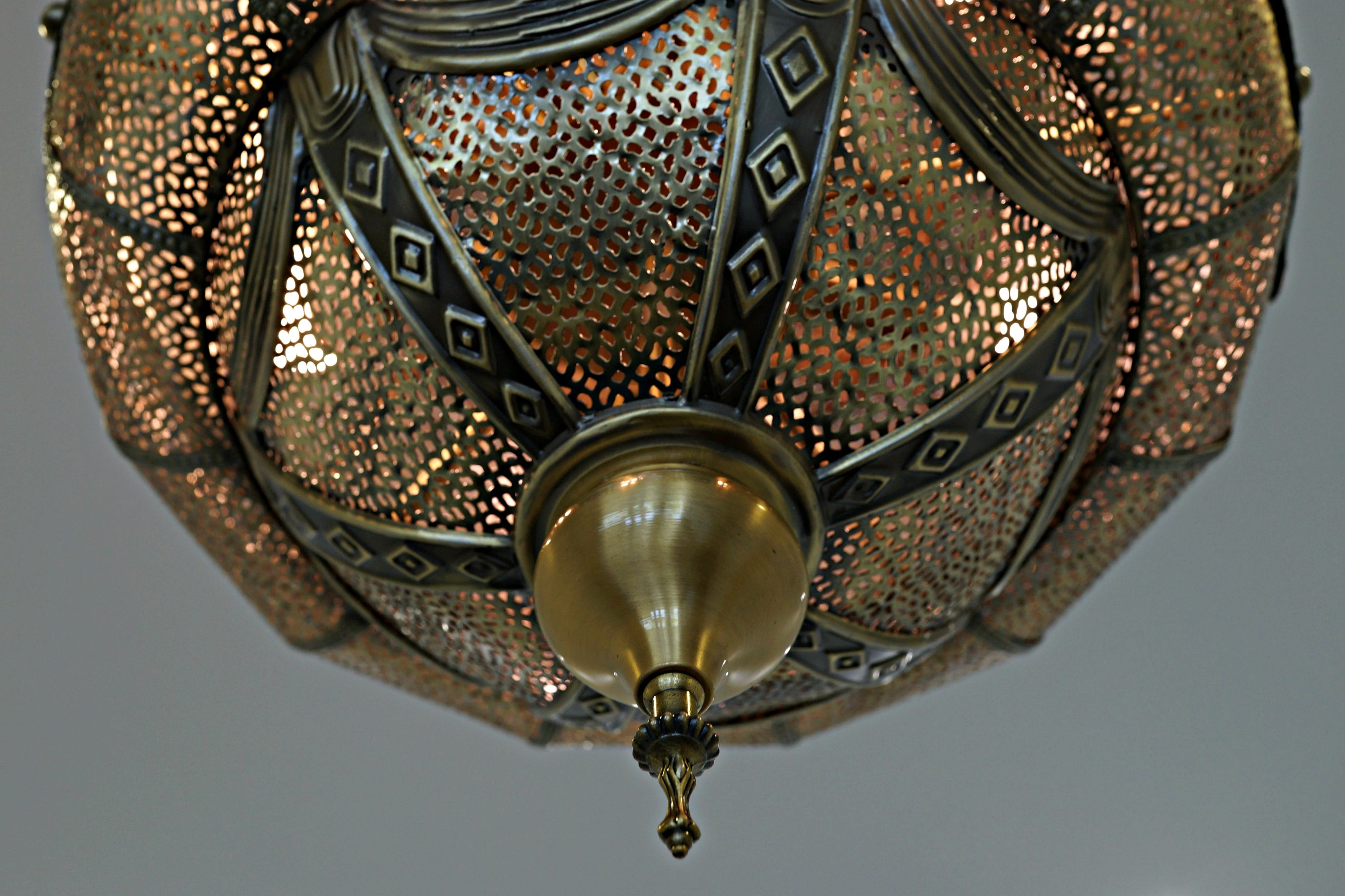 illumination, no people, indoors, traditional, architecture, focus on foreground, pattern, history, gold colored, close-up, metal, electric lamp, 4K, antique, HD Wallpaper