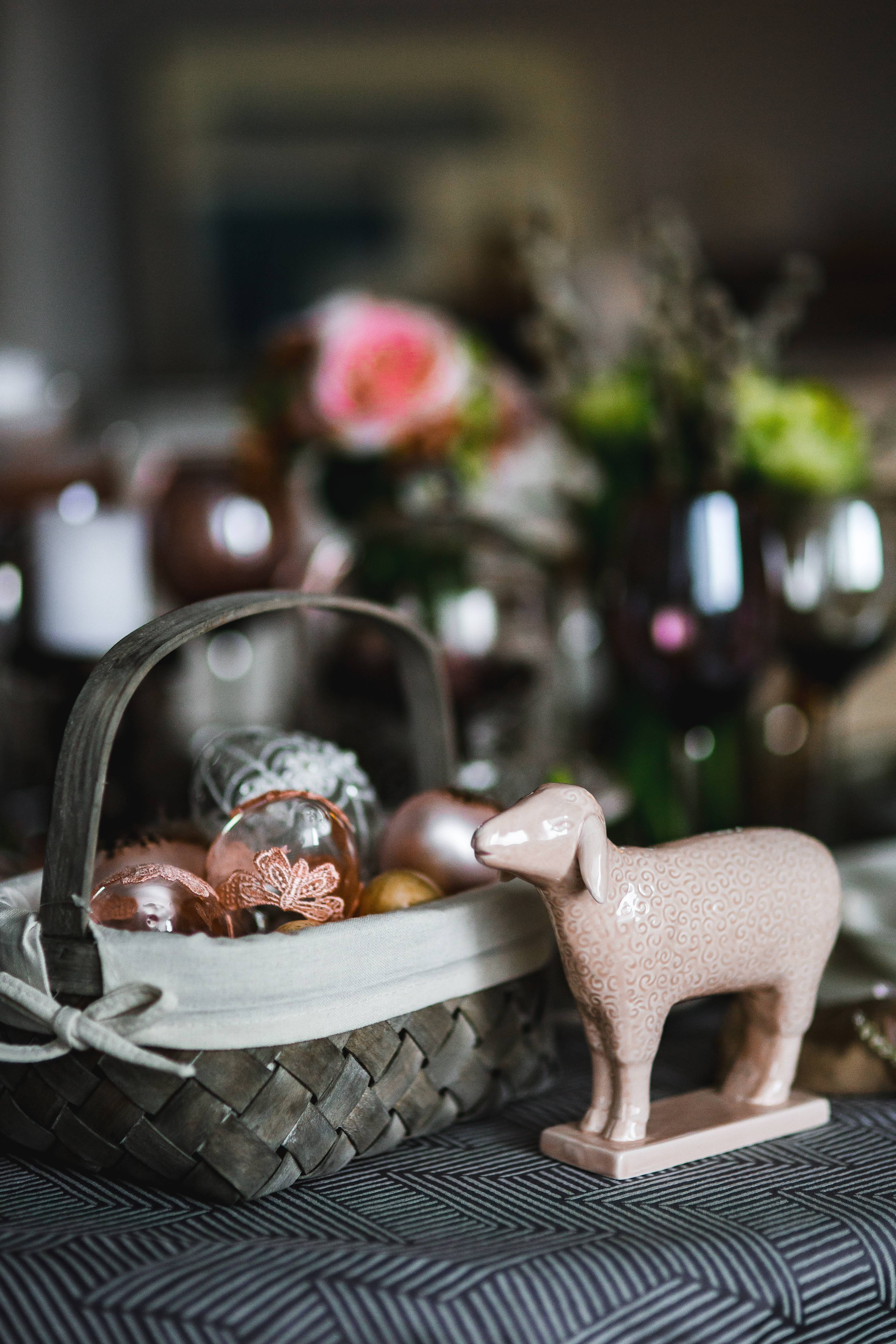 decorated, unhealthy eating, motifs, food, baked, no people, grey, food and drink, still life, close-up, mammal, freshness, decoration, celebration, representation, Phone HD Wallpaper