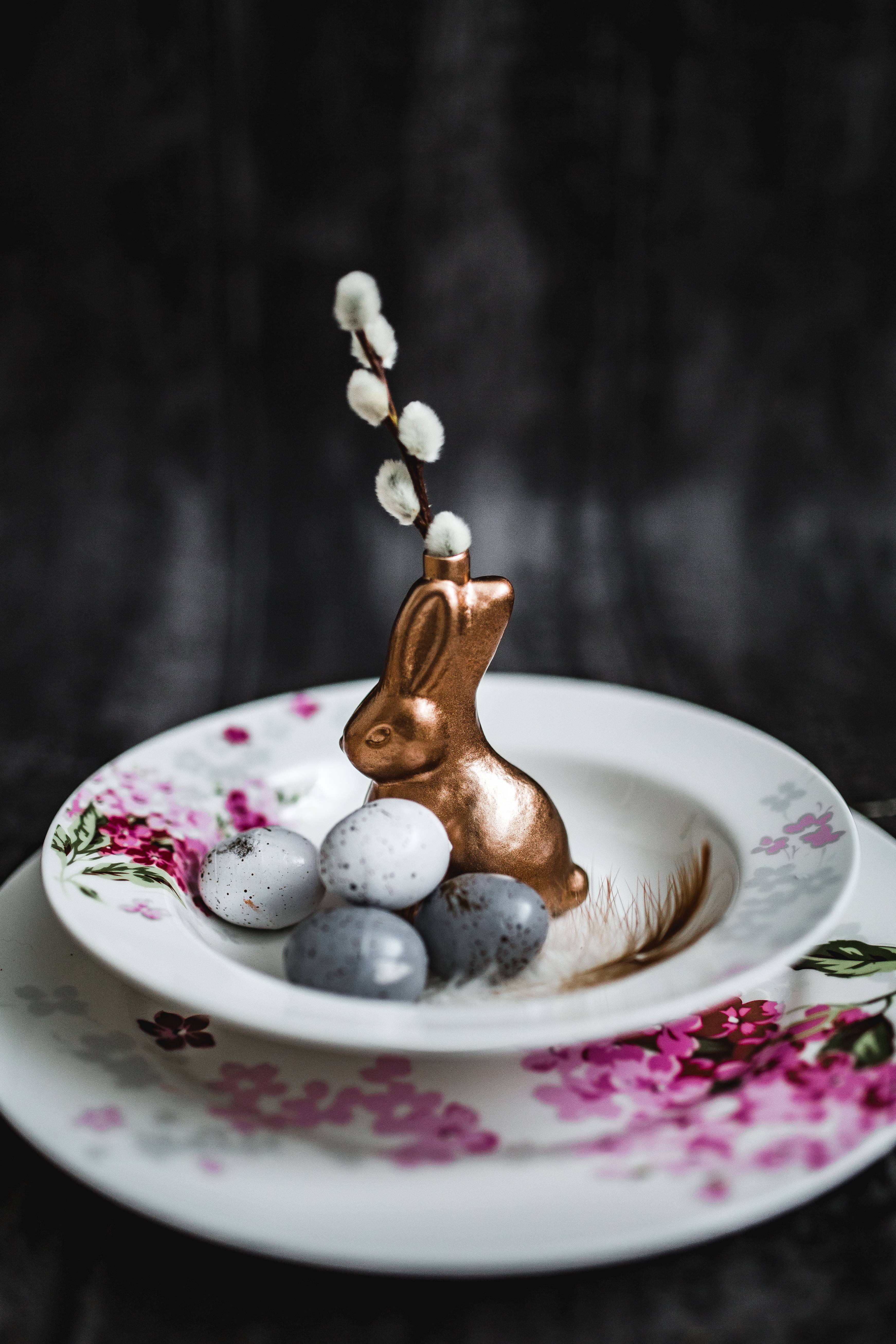 crockery, indulgence, no people, plate, motifs, ready-to-eat, selective focus, black background, wellbeing, freshness, 5K, fruit, celebration, representation, Phone HD Wallpaper