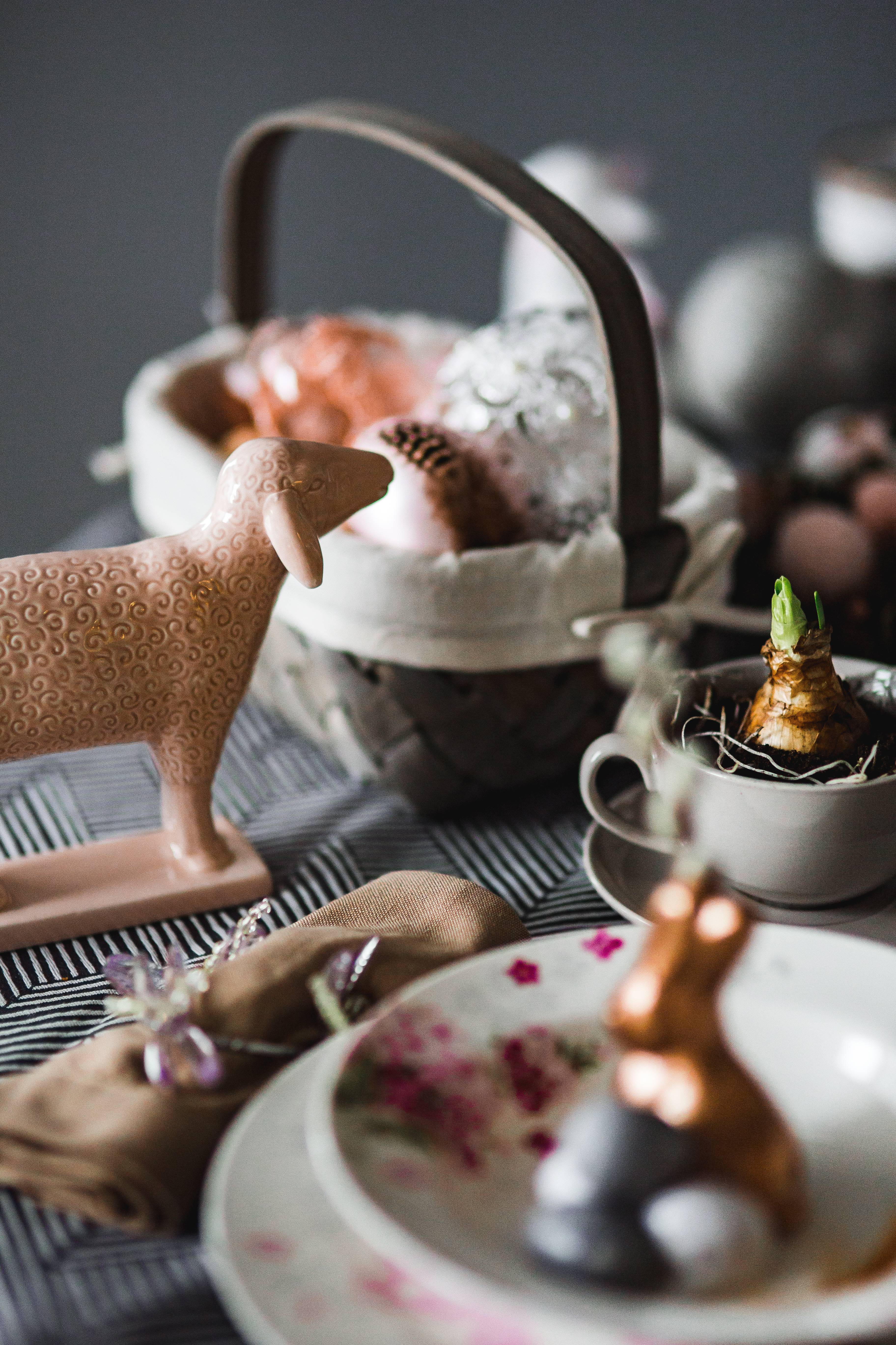 5K, indoors, holidays, tea - Hot Drink, decorations, sweet, sweet food, fork, crockery, table, food, food and drink, selective focus, dinner, kitchen utensil, Phone HD Wallpaper