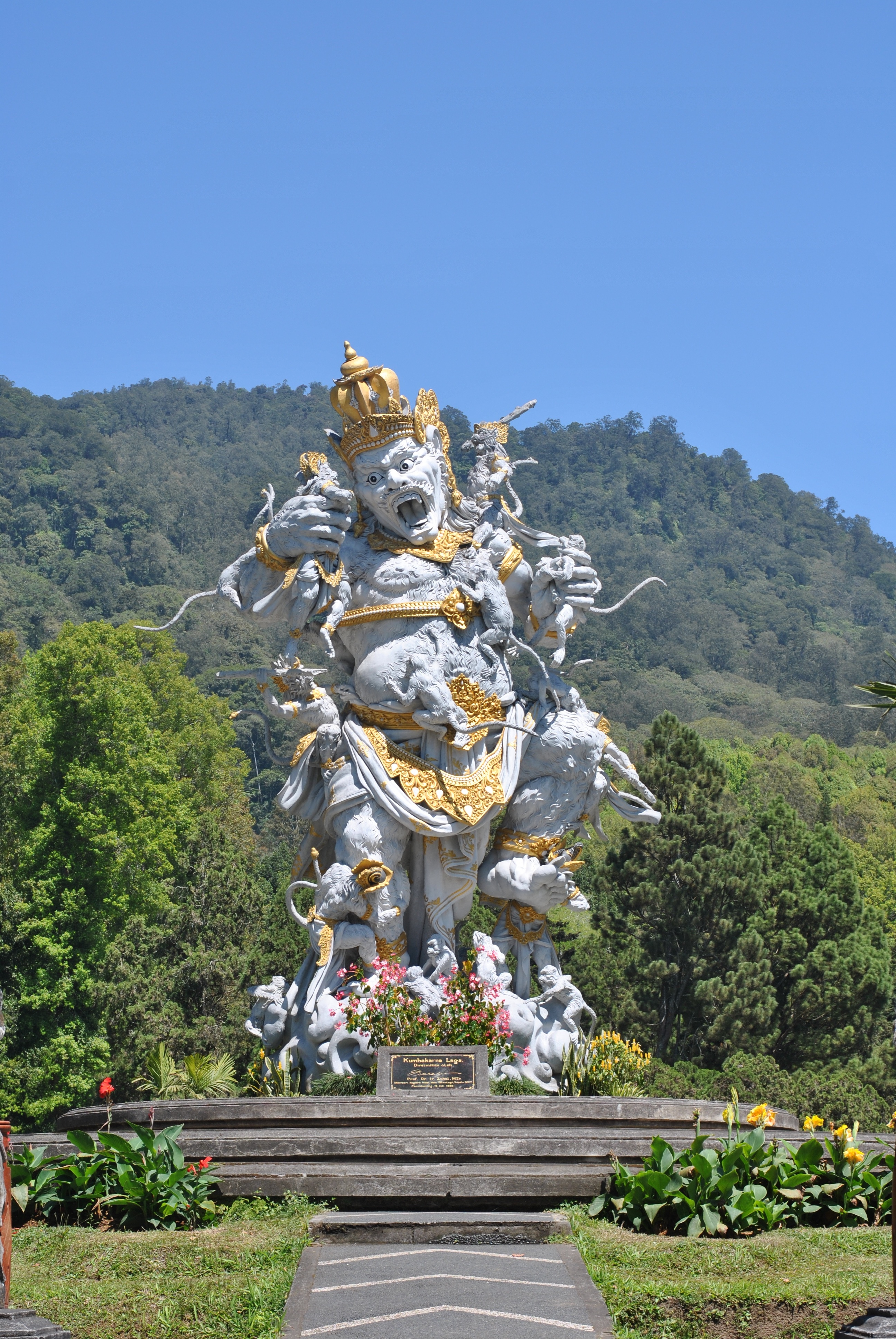 bedugul, tree, 4K, sculpture, belief, representation, day, plant, monster, culture, clear sky, architecture, sky, no people, bali, religion, mountain, Phone HD Wallpaper