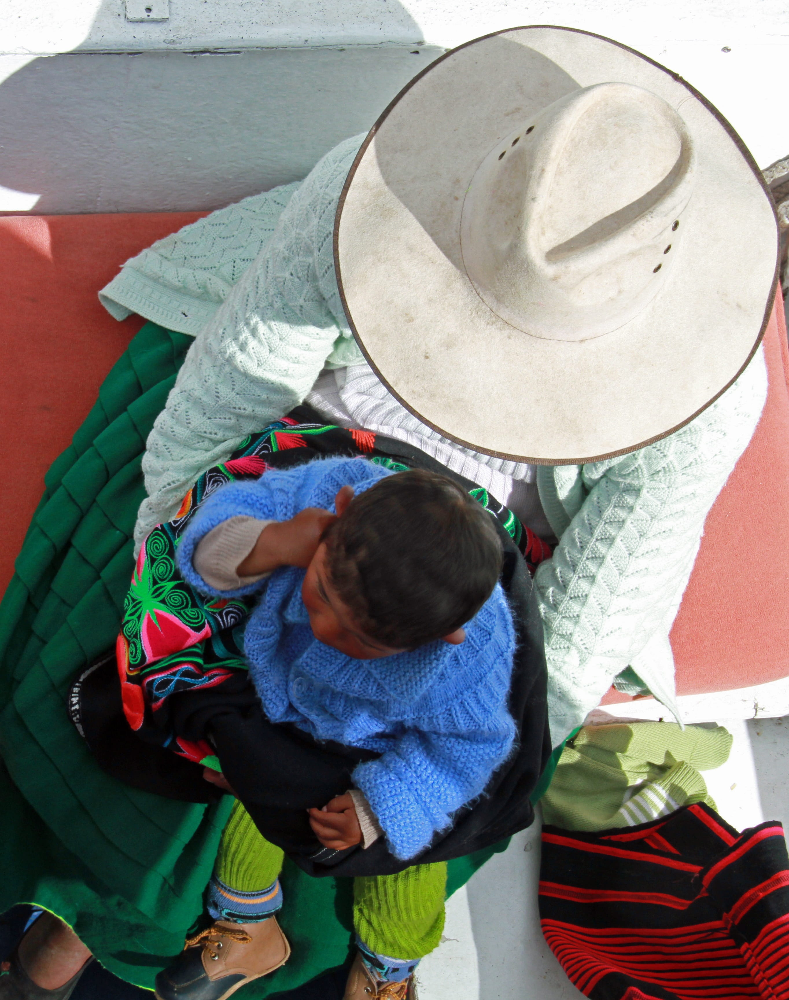 titicaca, boy, innocence, bonding, mother, men, real people, high angle view, peruvian, child, son, casual clothing, indigenous, andes, uros, family, togetherness, Phone HD Wallpaper