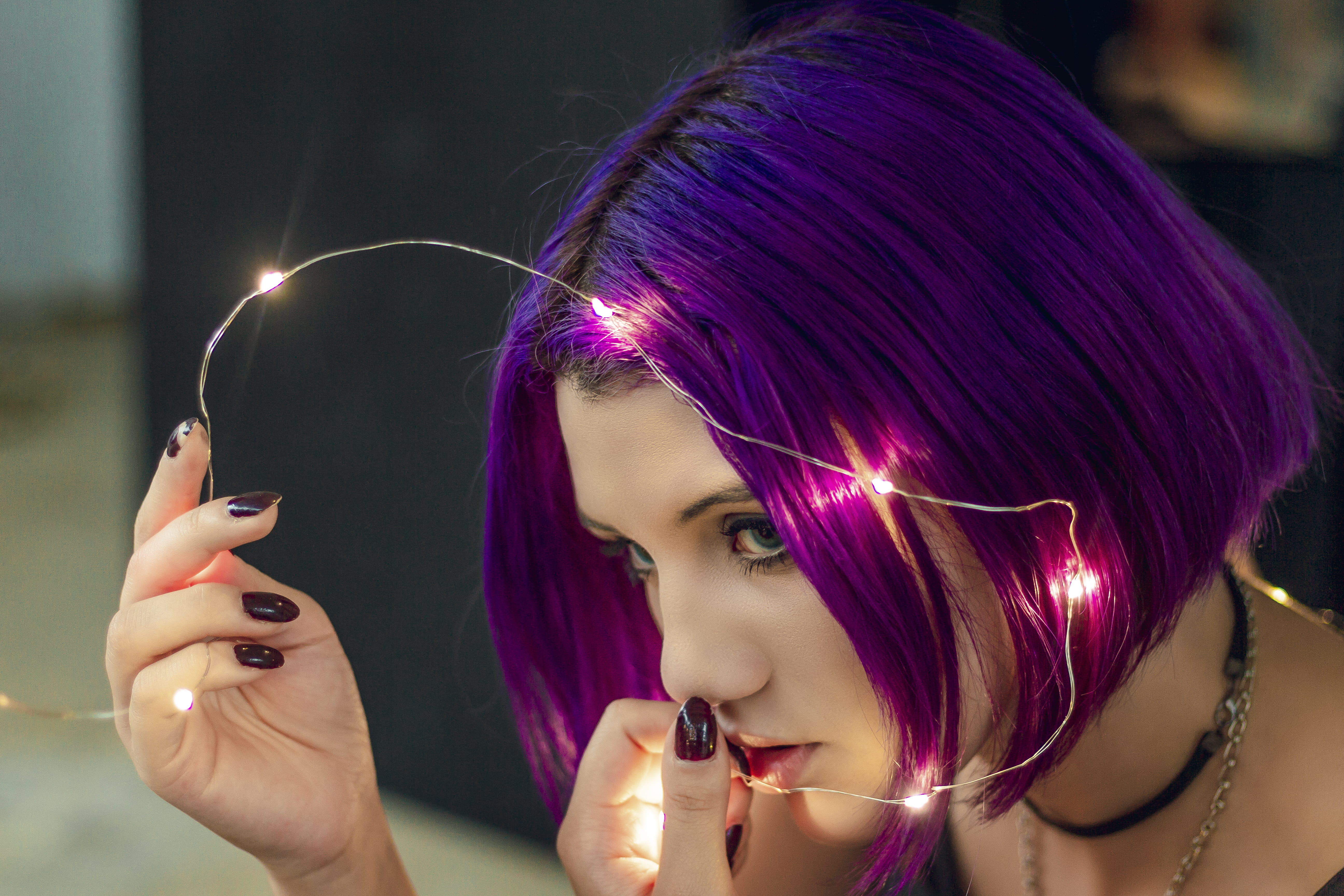 beautiful, short hair, 5K, headshot, fairy lights, close-up, make-up, model, beautiful woman, posing, depth of field, photo, pose, young women, attractive, HD Wallpaper