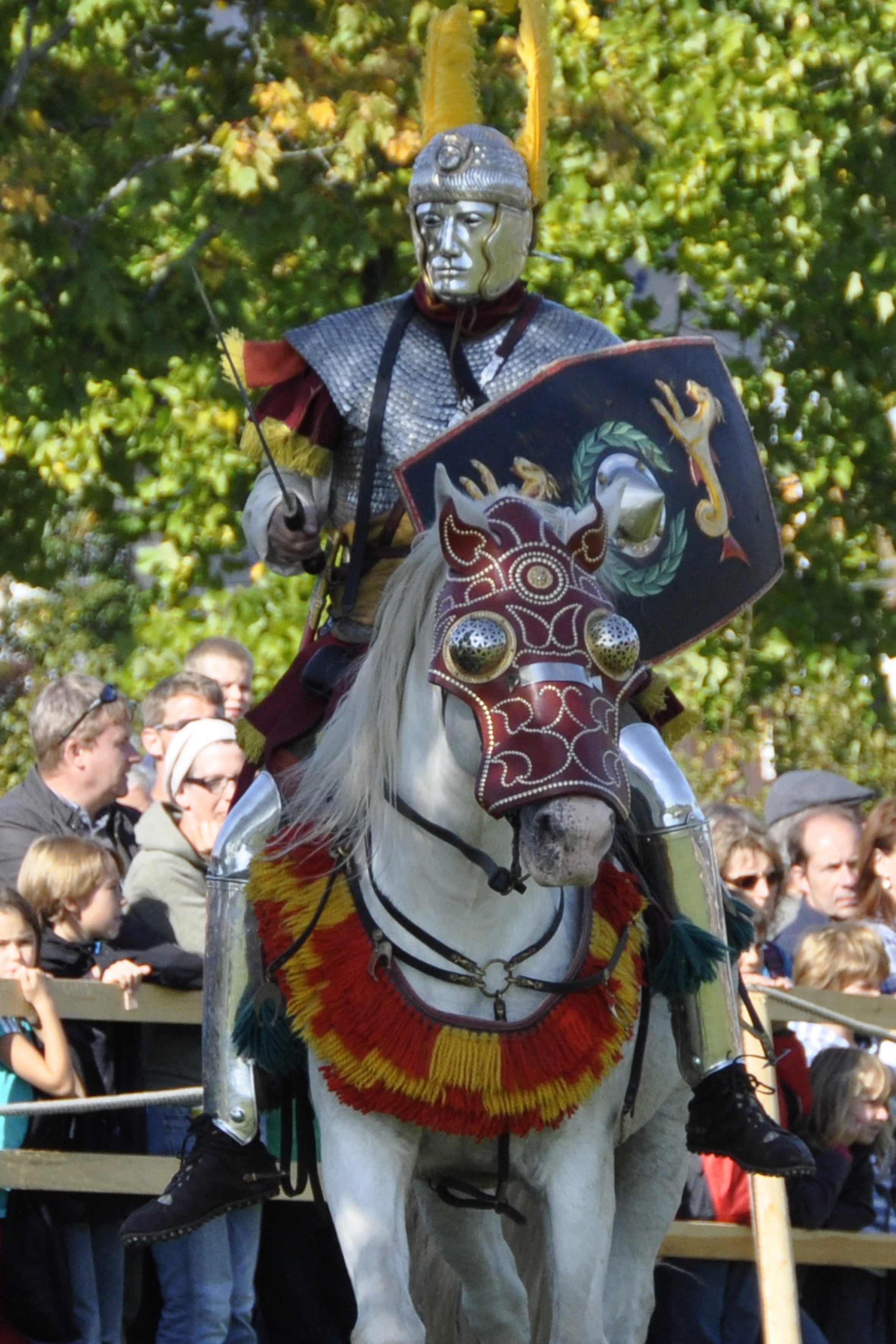 arts culture and entertainment, costume, roman days, sculpture, outdoors, people, real people, ride, men, art and craft, creativity, romans, human representation, Phone HD Wallpaper